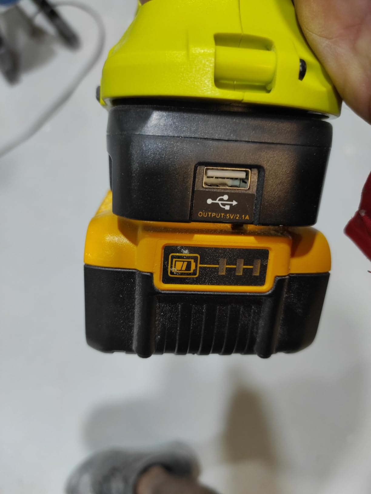Ryobi 18V ONE+ 18-Gauge Cordless Airstrike Brad Nailer (Tool Only) P321 customer photo 2