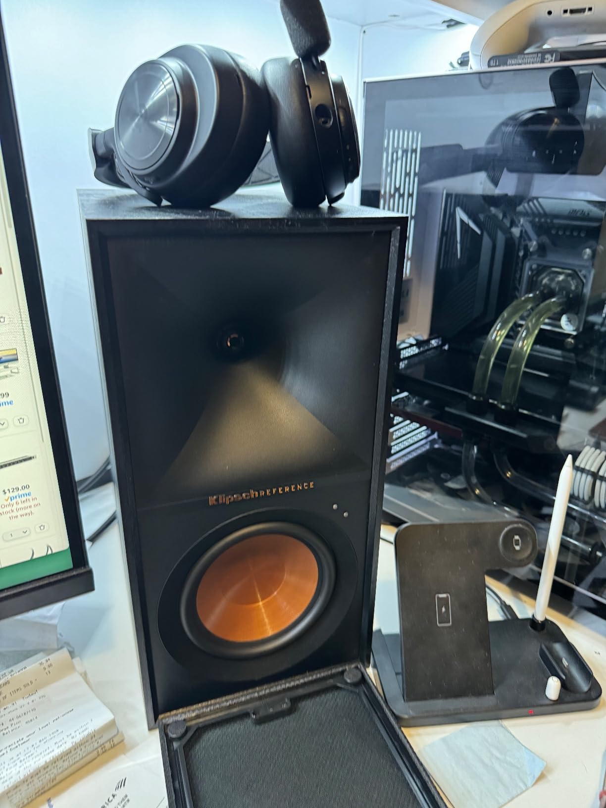 Klipsch Reference R-40PM Powered Bookshelf Speakers - 90-Degree x 90-Degree Tractrix Horn - Linear Travel Suspension - Sleek, Modern Appearance customer photo 2