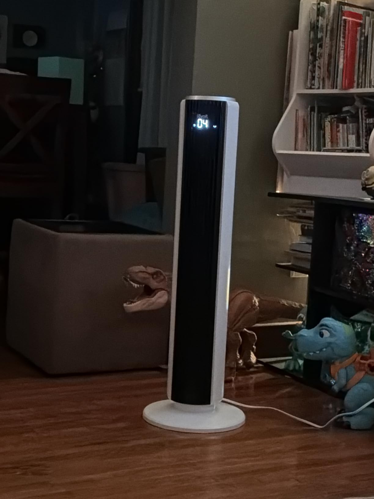 Levoit Tower Fan for Bedroom, 28ft/s Fans that Blow Cold Air, 28dB Quiet | Standing Floor Fan for Room, 90° Oscillating, 5 Speeds 4 Modes & Temp Sensor, Bladeless, 12H Timer, Remoter, 36 inch, White customer photo 2