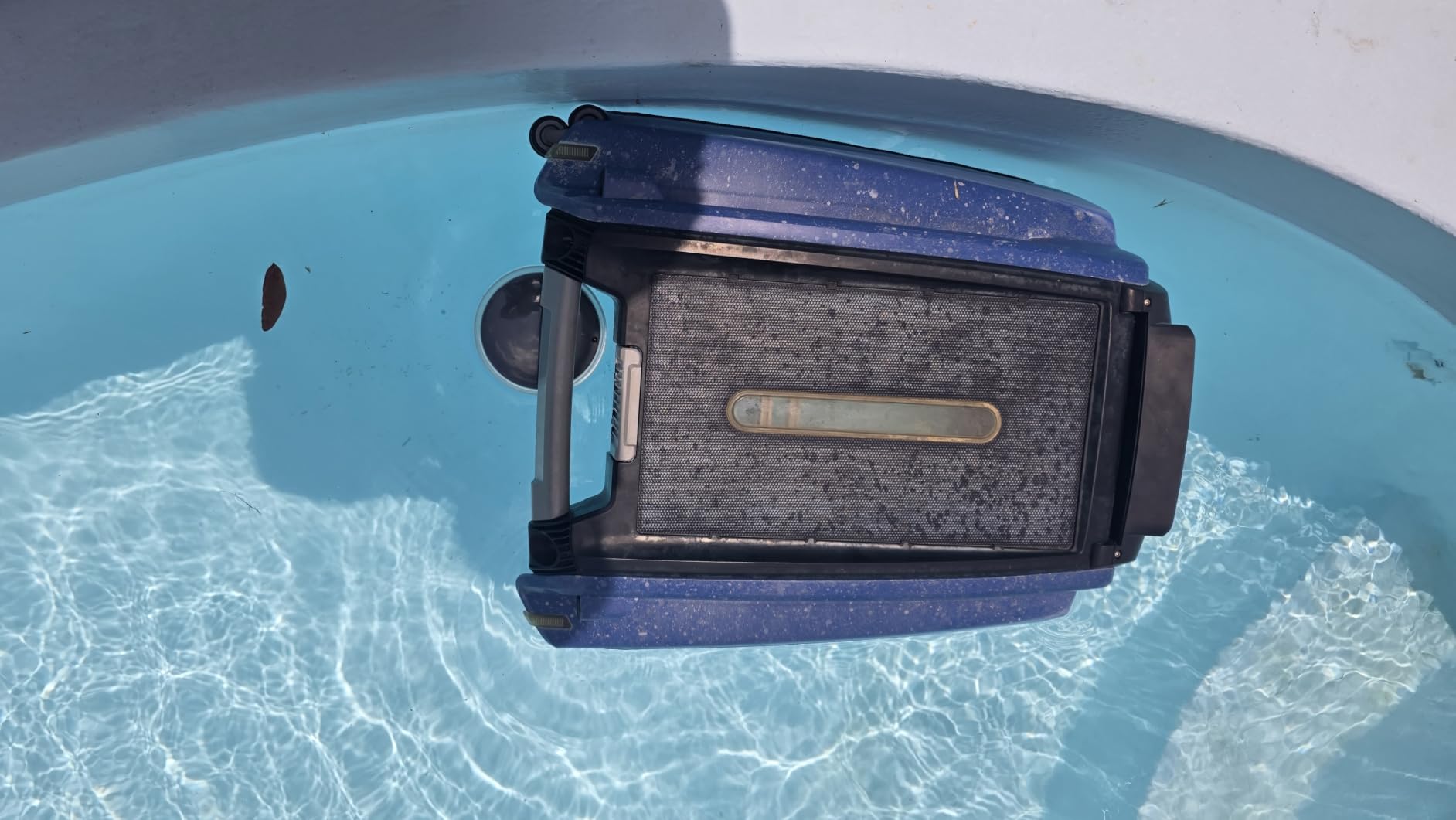 Betta SE Solar Powered Automatic Robotic Pool Surface Skimmer Cleaner with 24/7 Continuous Cleaning Battery Power and Re-Engineered Twin Salt Chlorine Tolerant Motors (Blue) customer photo 1