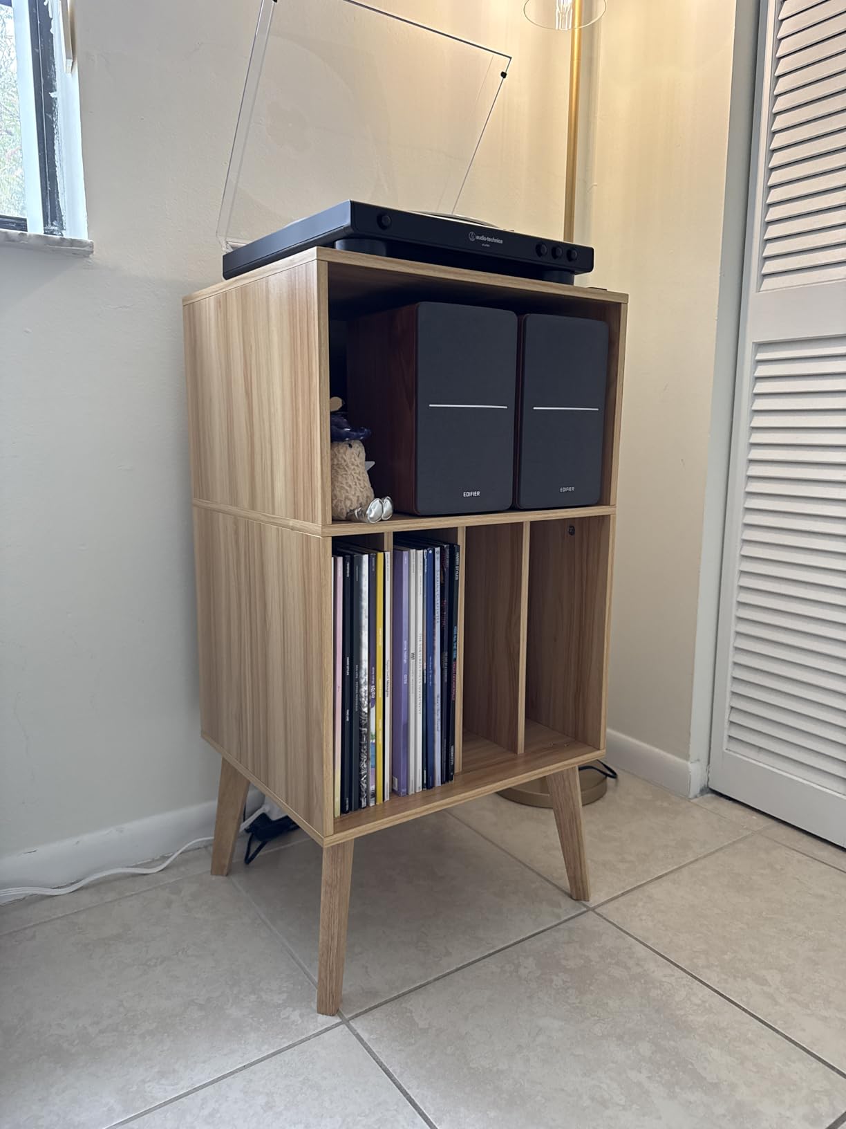 Lerliuo Record Player Stand, White Turntable Stand Holds up to 160 Albums customer photo 1