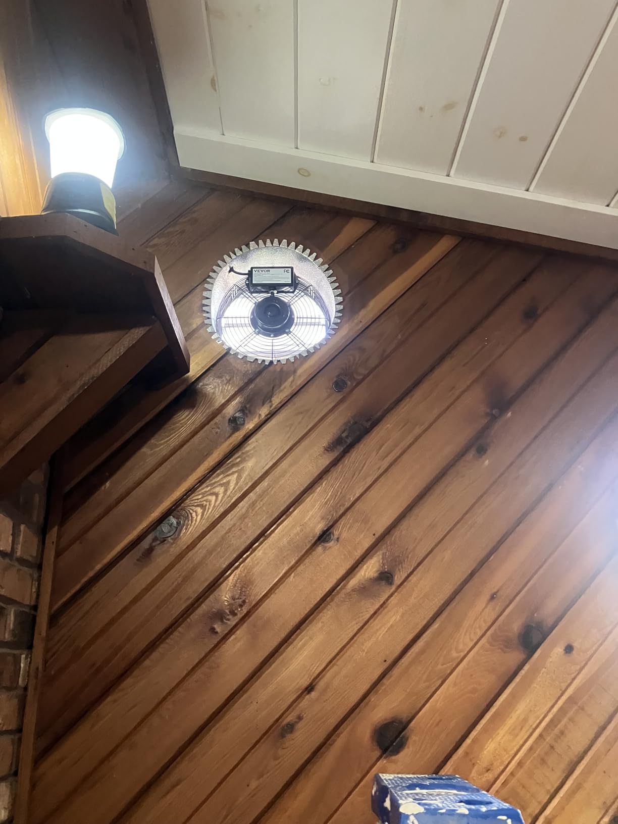 VEVOR 16 Inch Shutter Exhaust Fan Wall Mounted Automatic Louvers Silver, Sturdy Steel Housing, 2438 CFM Low Noise, AC Motor, Ventilation and Cooling for Attic, Garage, Barn, Greenhouse, Workshop customer photo 1