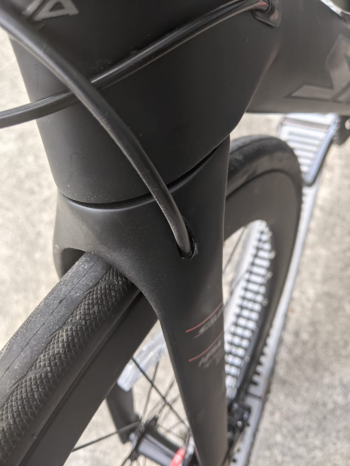 SAVADECK Carbon Disc Road Bike, Integrated Design Racing Bicycle Carbon Frame Carbon Fork with Shimano SORA R3000 Derailleur System 18 Speed Disc Brake Road Bike for Men or Women. customer photo 2