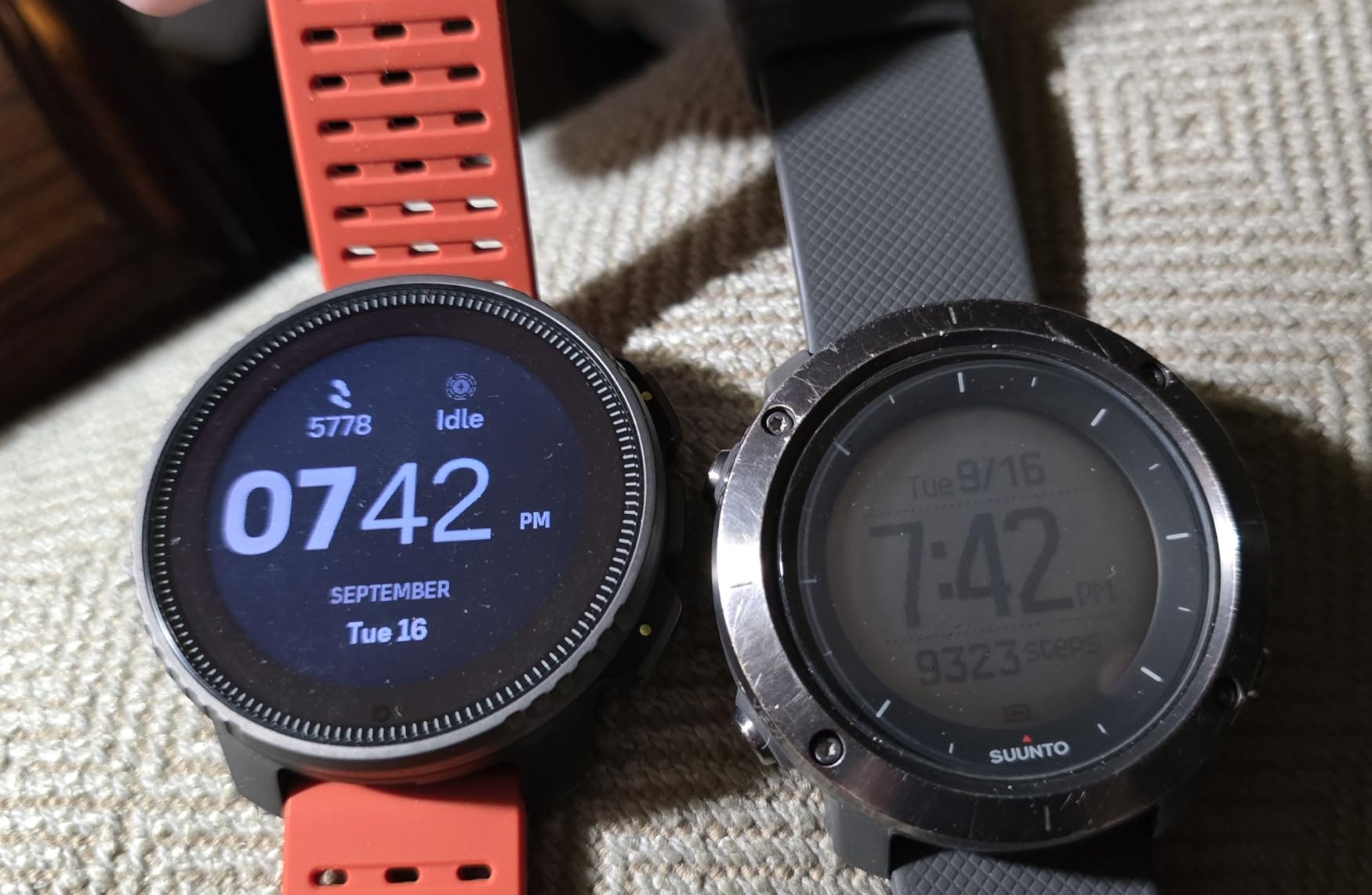SUUNTO Vertical GPS Sports Watch, Solar Charging 95+ Sports, Black Ti customer photo 1