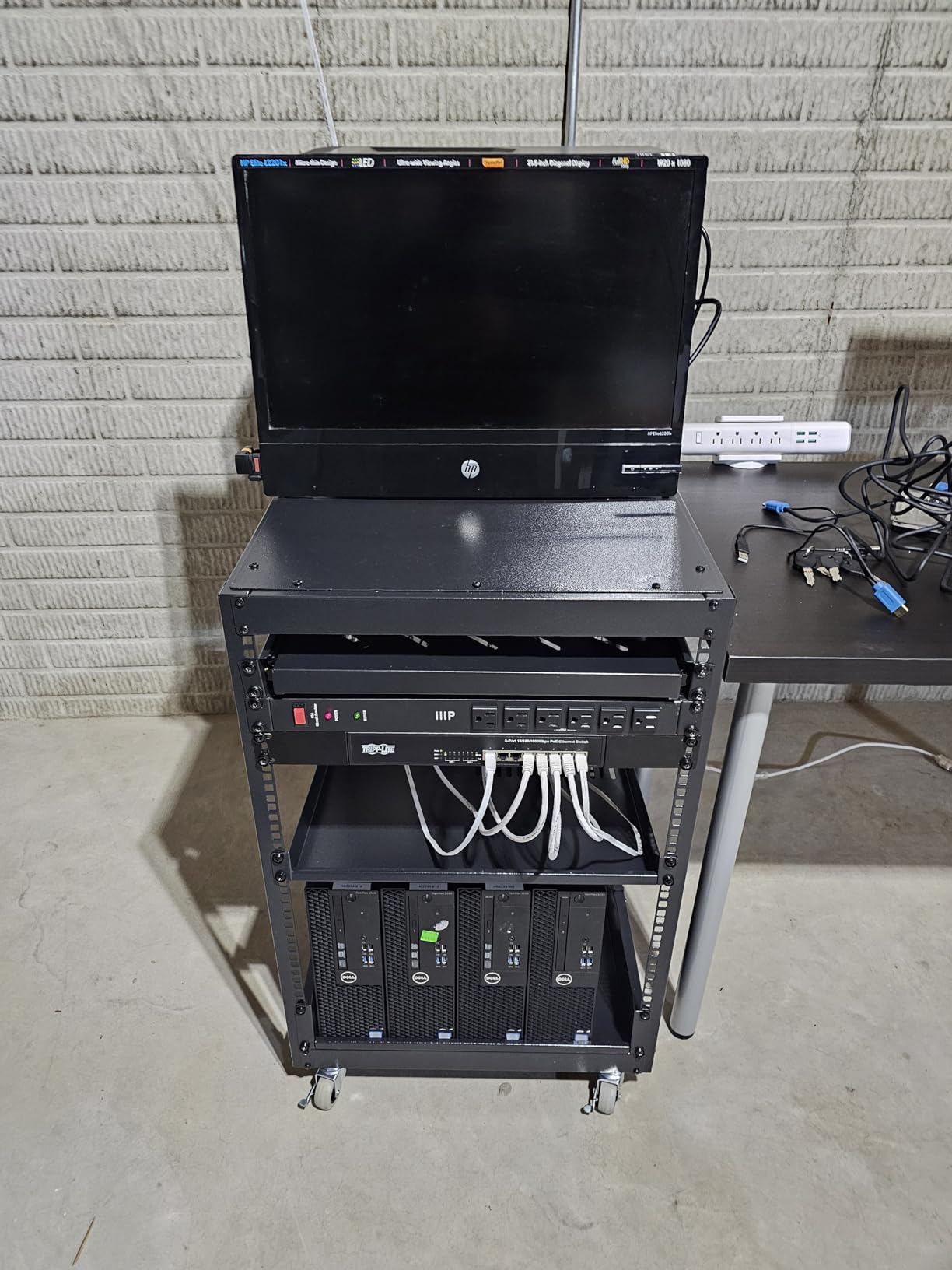 VEVOR 12U Open Frame Server Rack, 23-40 in Adjustable Depth, Free Standing or Wall Mount Network Server Rack, 4 Post AV Rack with Casters, Holds All Your Networking IT Equipment AV Gear Router Modem | Free Standing or Wall Mount, Heavy Duty 4 Post, with 4 Casters, Holds All 19'' Networking IT Equipment AV Gear Router Modem customer photo 2
