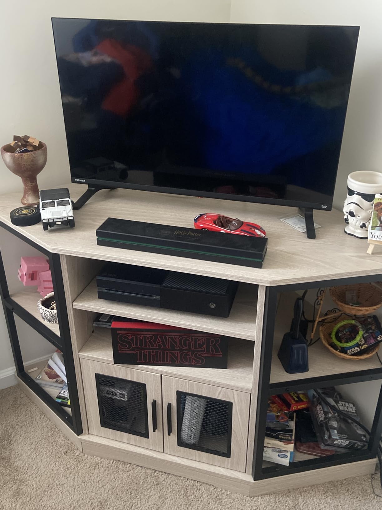 YITAHOME Corner Farmhouse TV Stand with Storage Cabinets, Retro Brown customer photo 2