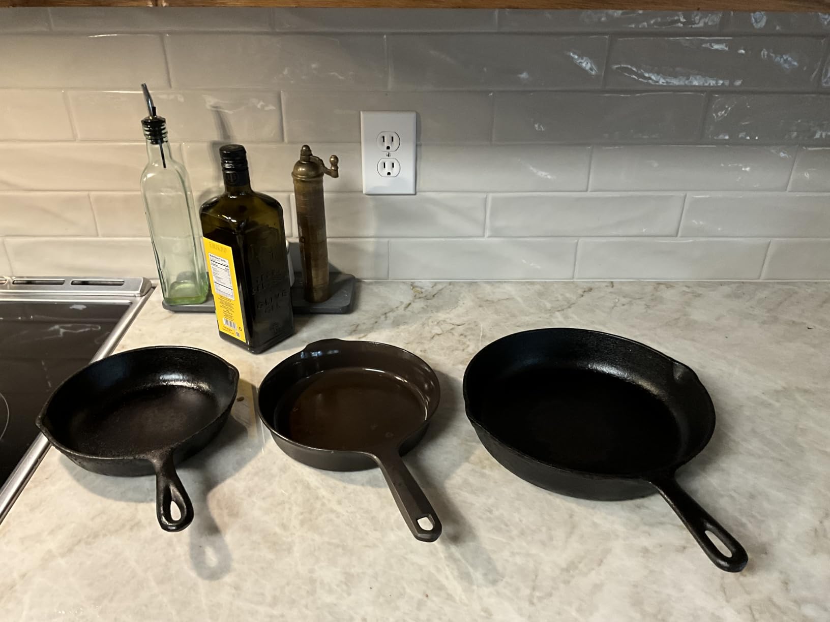 Field Company No.10 Large Cast Iron Skillet – 11.6-Inch Pre-Seasoned Pan for 4+ Servings, Lighter & Smooth, Made in USA customer photo 1