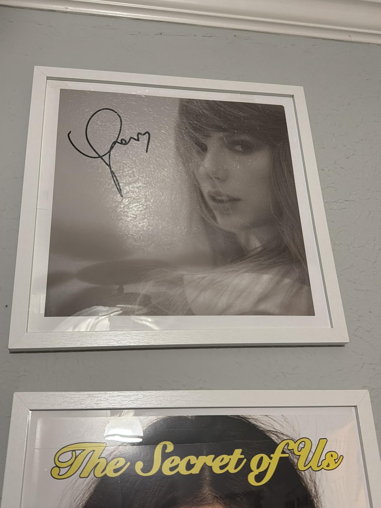 Vinyl Record Frame Display for 12 inch LP with 12.5x12.5 Album Cover customer photo 1