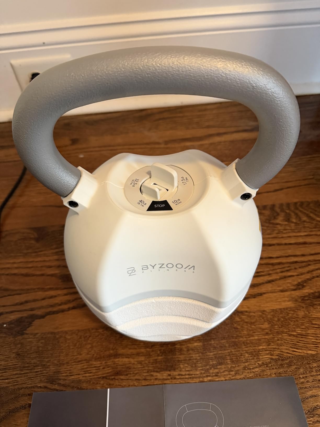 BYZOOM FITNESS Pure Series Adjustable Kettlebell 30/40/50LB - 5-IN-1 Weight Change, Patented Quick-Change Machenism, Ergonomic Curved Handle for Home Gym, Strength Training, HIIT, White OR Black customer photo 2