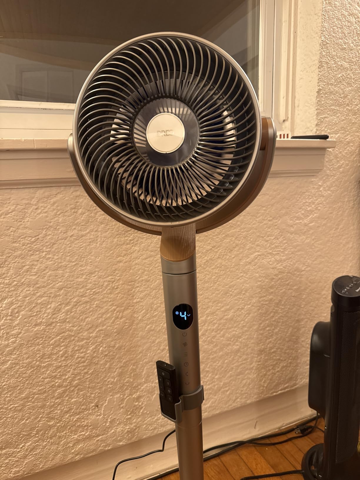 DREO Smart Fan for Bedroom,120°+120° Standing Fan, Quiet Oscillating Fan customer photo 1