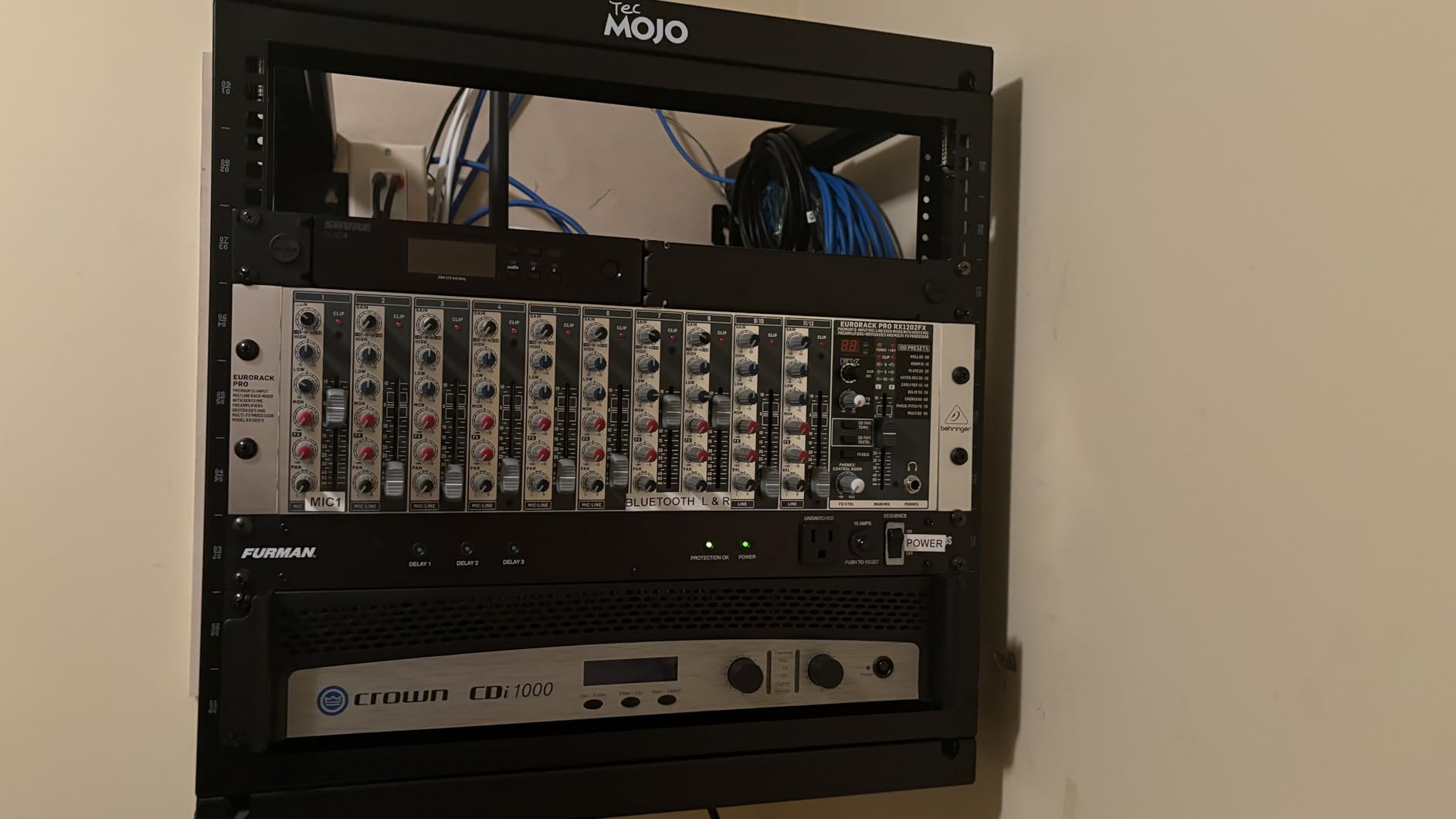 Tecmojo 9U Wall Mount Rack, Server Rack,Open Frame Server Rack,Network Rack for 19inch Computer/AV/Data/IT/Media Equipment,18inch Depth,16inch Apart Mounting Holes,Swing Gate,Square and Tapped Holes customer photo 1