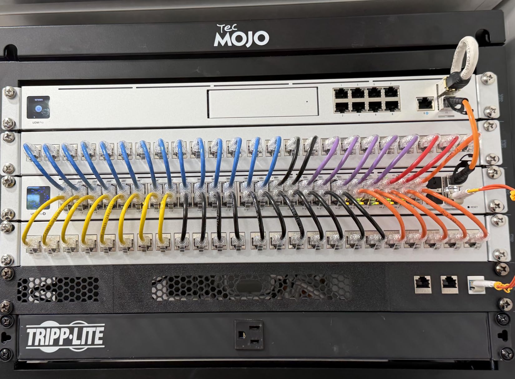 Tecmojo 9U Wall Mount Rack, Server Rack,Open Frame Server Rack,Network Rack for 19inch Computer/AV/Data/IT/Media Equipment,18inch Depth,16inch Apart Mounting Holes,Swing Gate,Square and Tapped Holes customer photo 2