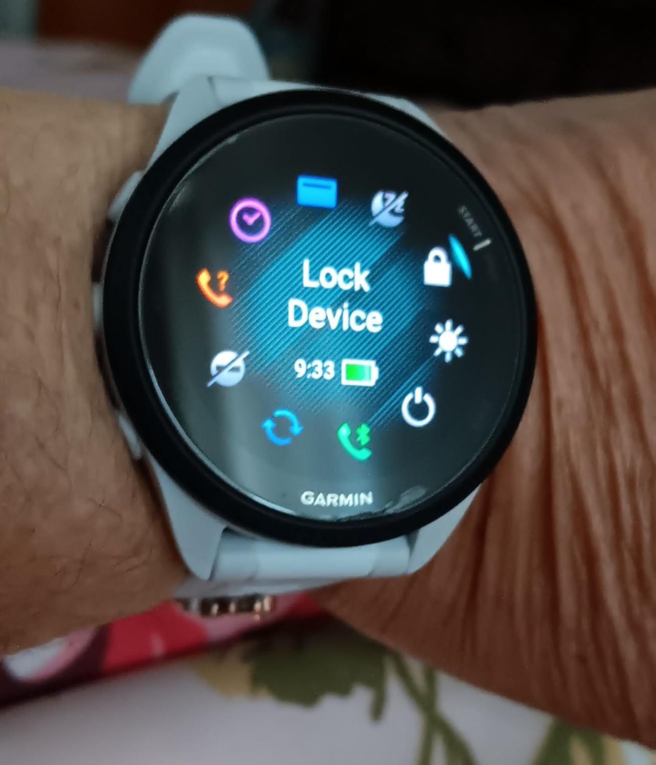 Garmin Forerunner® 165, Running Smartwatch, 43mm, Whitestone customer photo 1