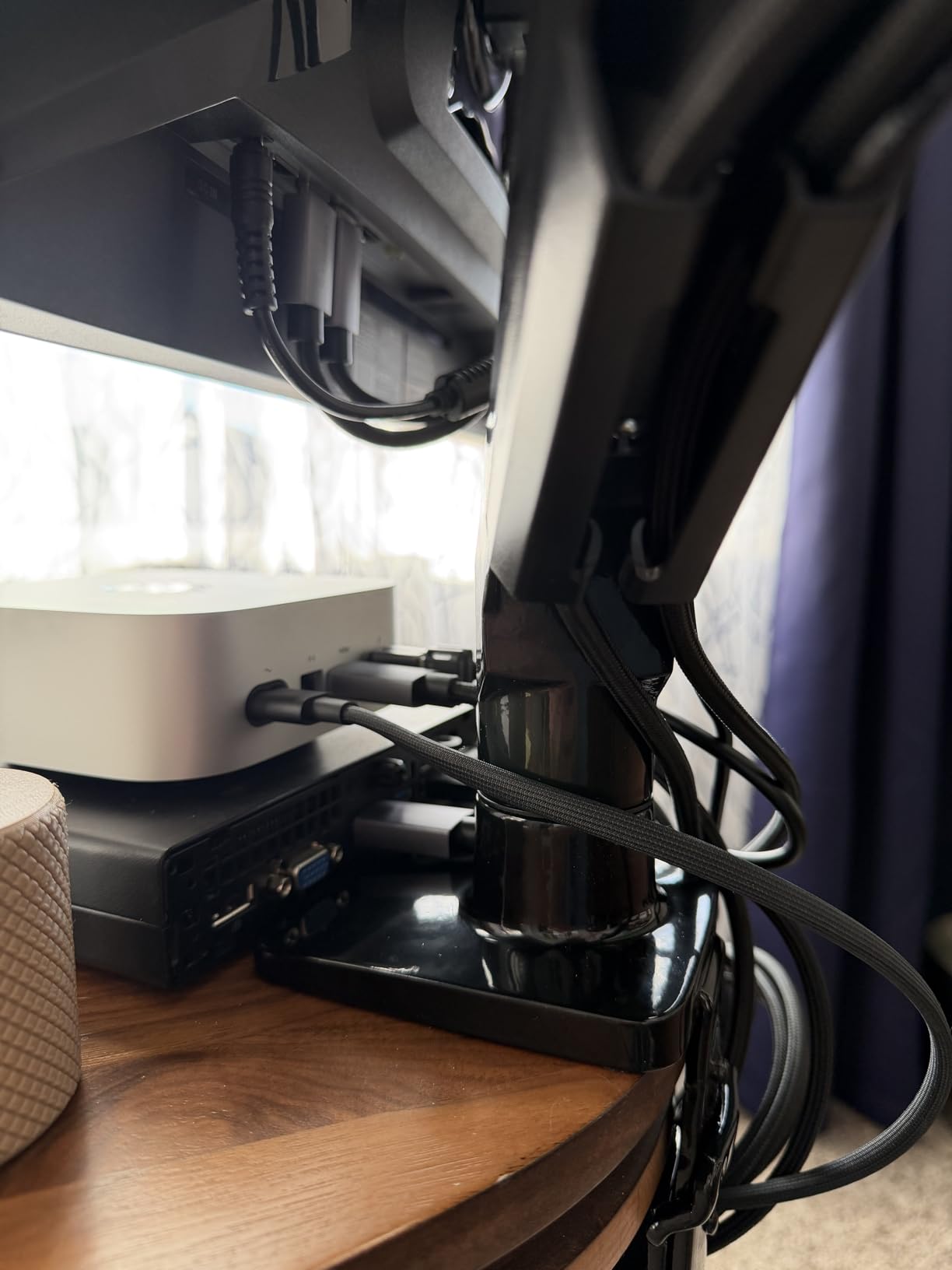 HUANUO Single Monitor Mount, 13 to 32 Inch Gas Spring Monitor Arm, Adjustable Stand, Vesa Mount with Clamp and Grommet Base - Fits 4.4 to 19.8lbs LCD Computer Monitors customer photo 2