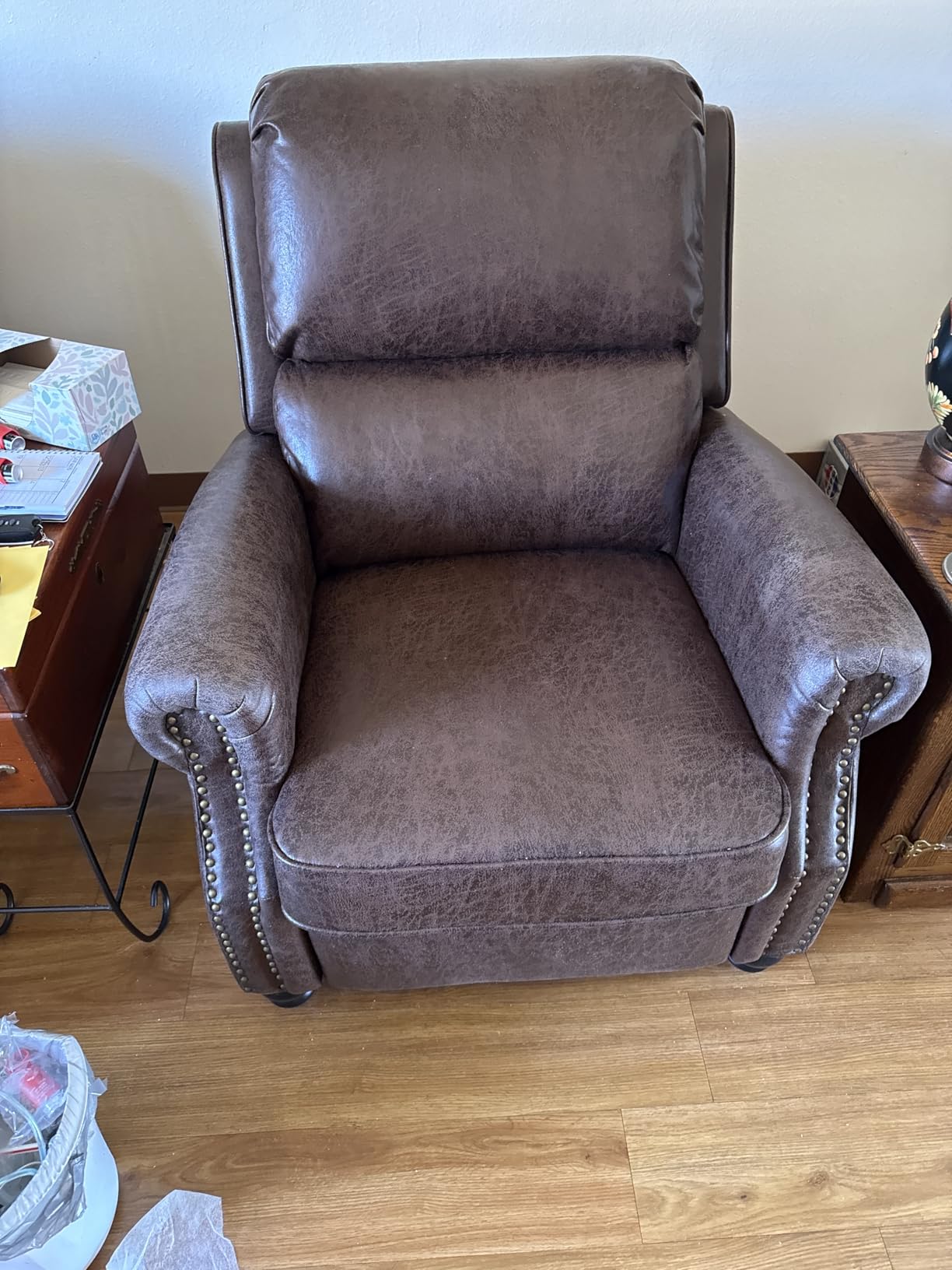 CANMOV Pushback Recliner Chair Faux Leather Armchair Push Back Recliner with Rivet Decoration Single Sofa Accent Chair for Living Room, Reddish Brown customer photo 2