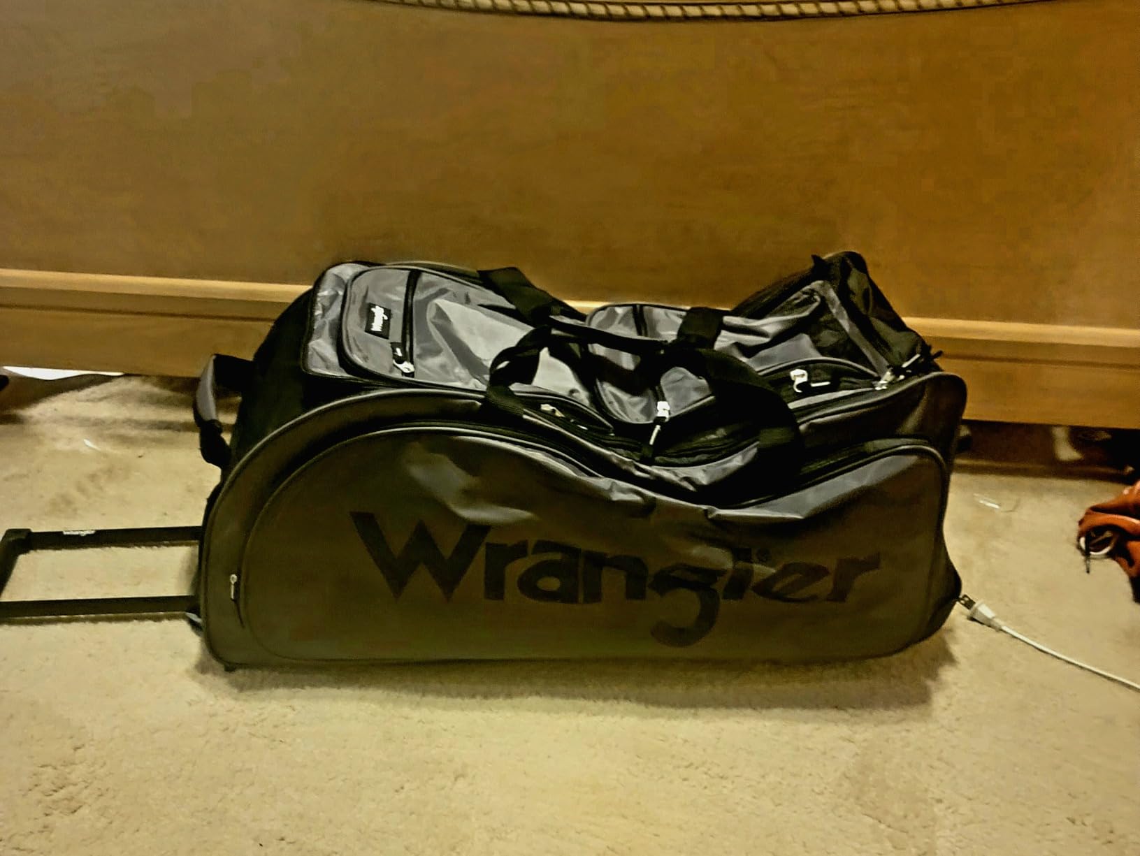 Wrangler Wesley Rolling Duffel Bag, Seaform, Large 30-Inch customer photo 1