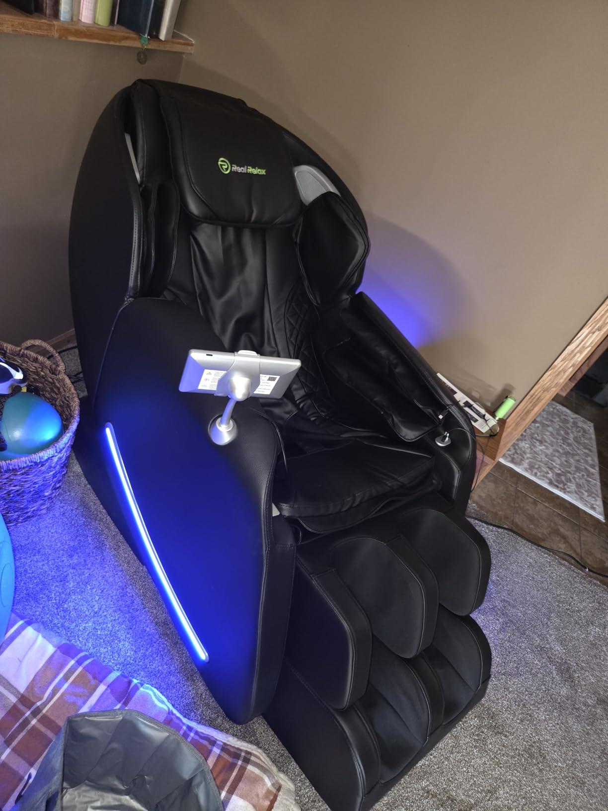 Real Relax Massage Chair Full Body with Unique Phone Controller, Zero Gravity 3D SL-Track Recliner with APP Control, Child Lock,Pause Button, Favor-06, Black customer photo 1