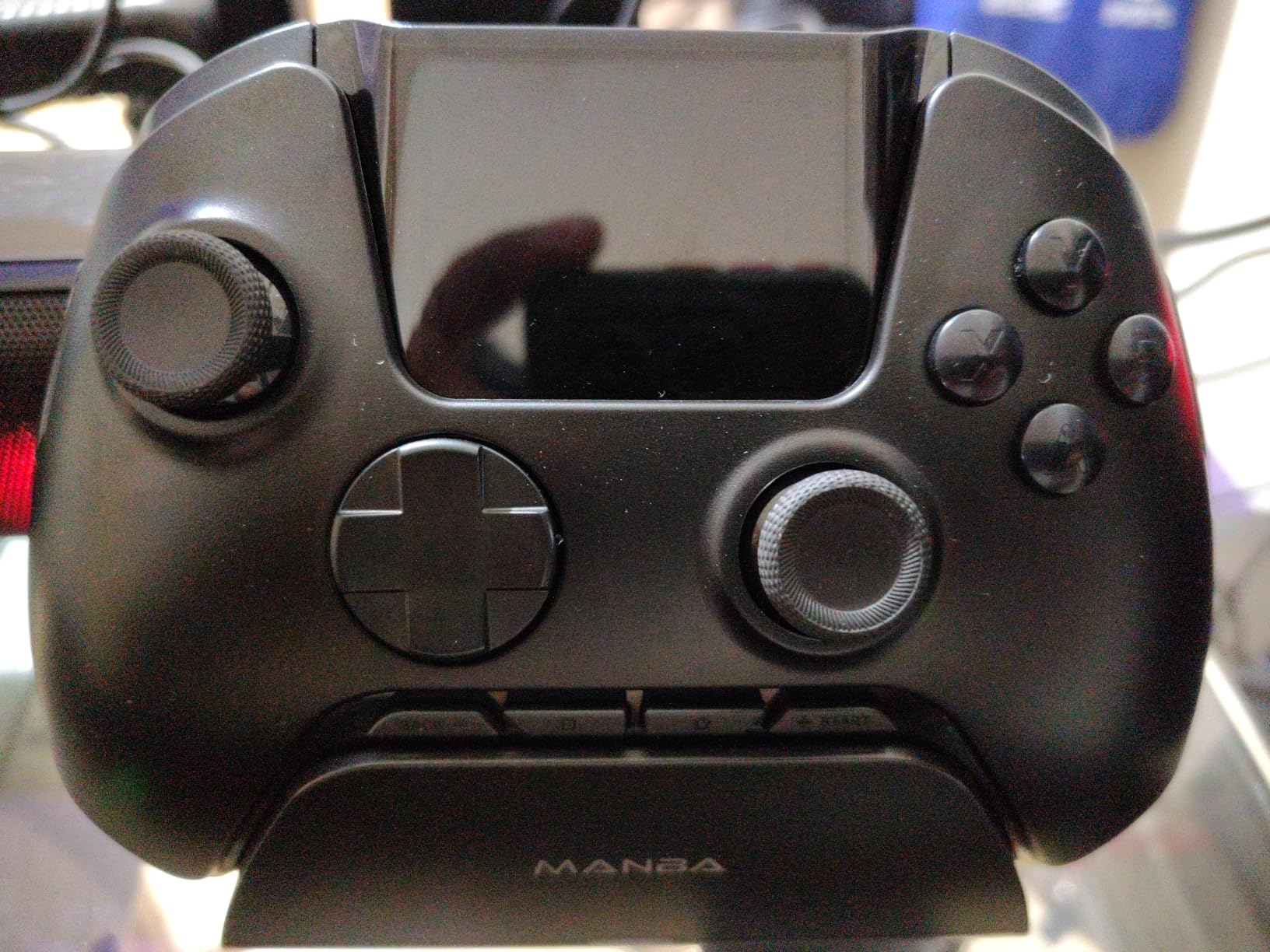 ManbaOne Interactive Screen Wireless Gaming Controller (Black) customer photo 1