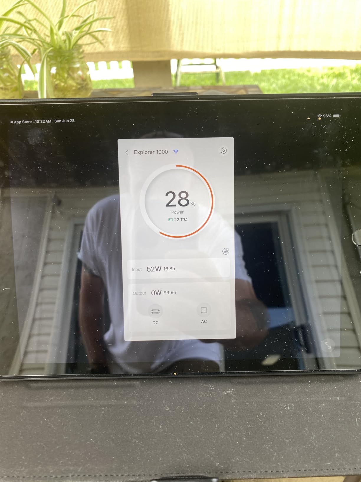Jackery Solar Generator 1000 v2 and 200W Solar Panel,1070Wh,1500W AC customer photo 2