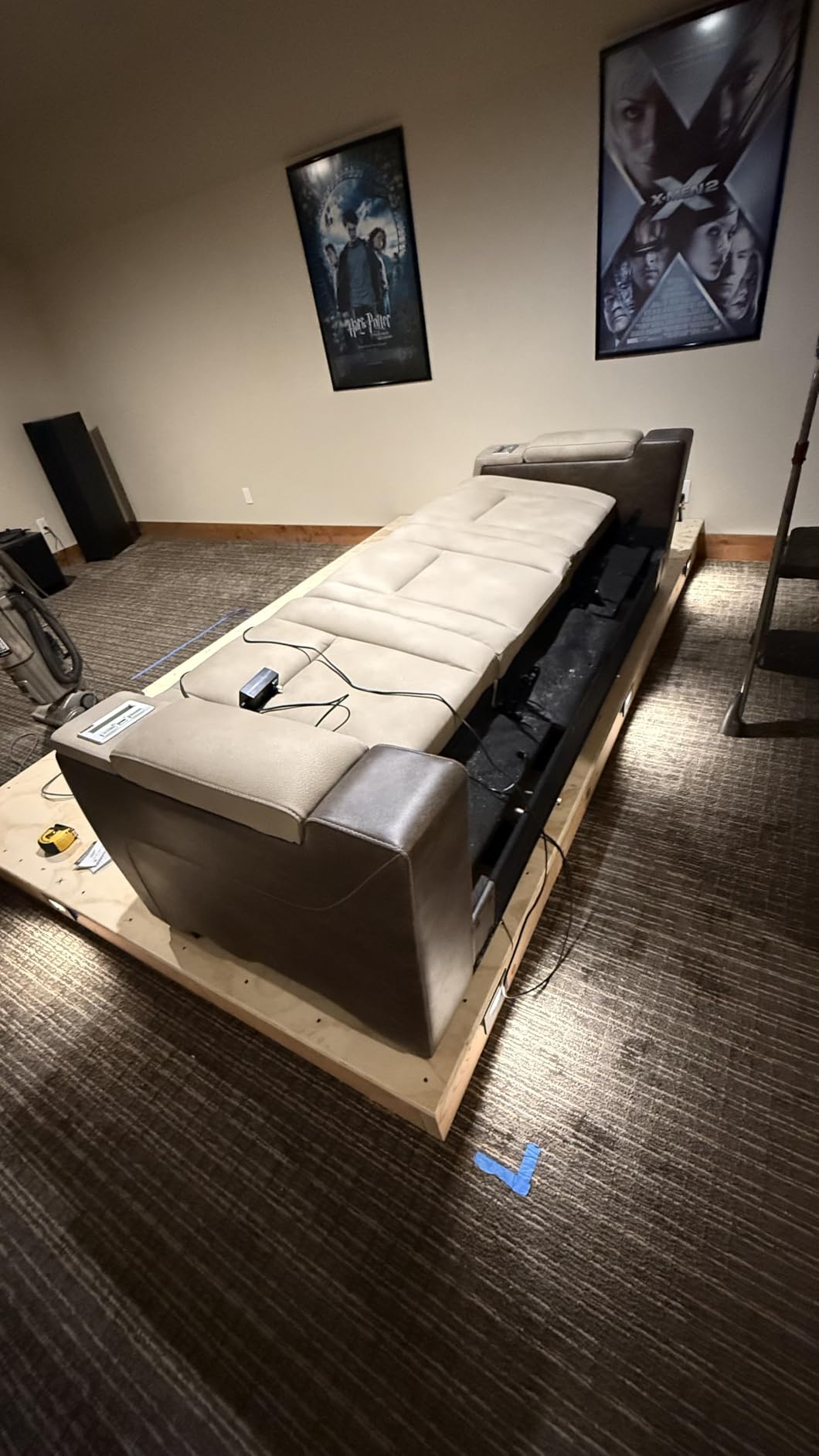 Signature Design by Ashley Fyne-Dyme Power Reclining Sofa, Sapphire Blue customer photo 1