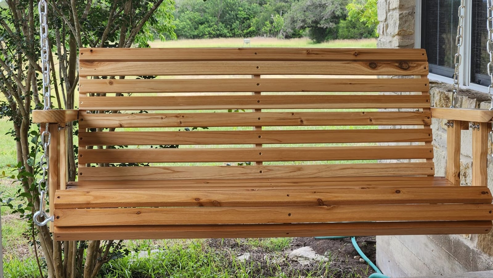 VINGLI 2026 Upgraded 5 FT Wooden Porch Swing, 880 LBS Heavy Duty, Rustic customer photo 2