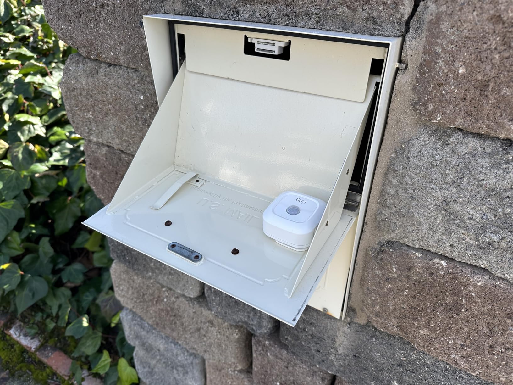 Ring Mailbox Sensor, Up to 3 Years of Battery Life – White customer photo 1
