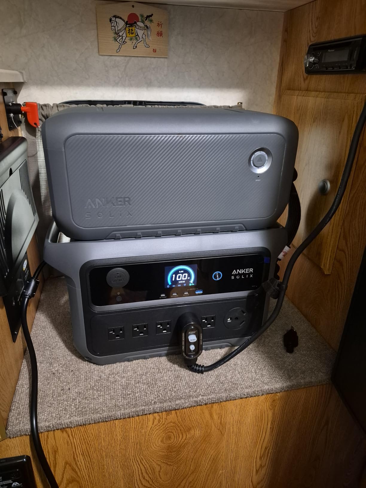 Anker SOLIX C300 Portable Power Station, 288Wh Solar Generator for Camping customer photo 1