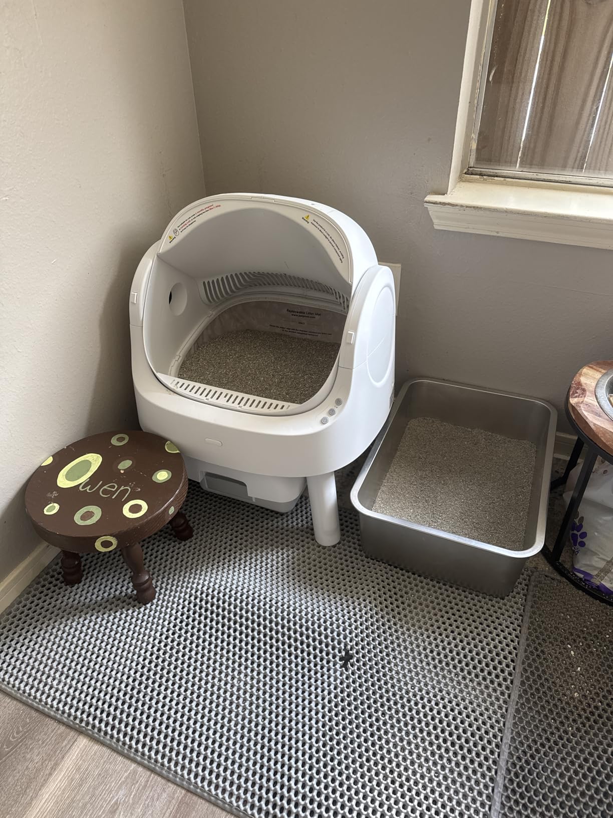 PetPivot Self Cleaning Litter Box, Open Top Automatic Litter Box for Multiple Cats, Multiple Layer Safety Protection, Liners and Mat Included, White customer photo 2