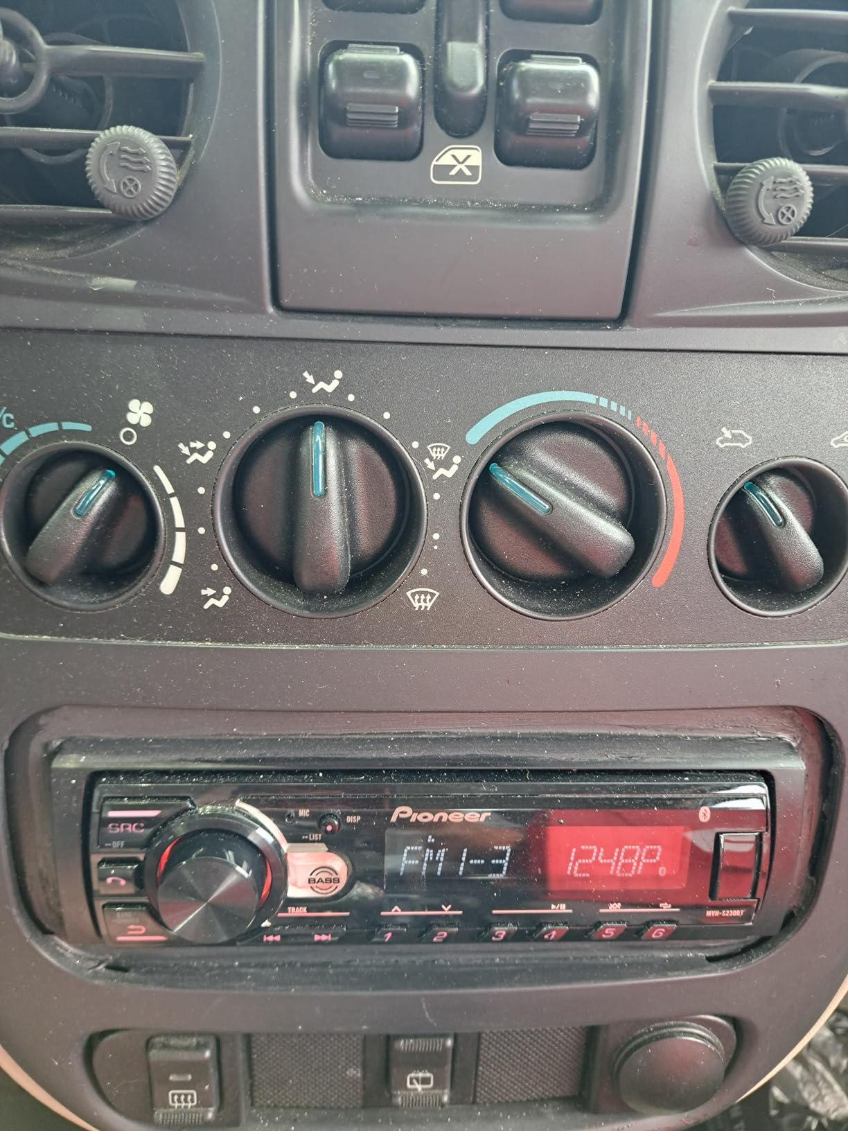 Pioneer MVH-S230BT 1-Din Car Stereo with Bluetooth, USB, AM/FM Radio customer photo 2