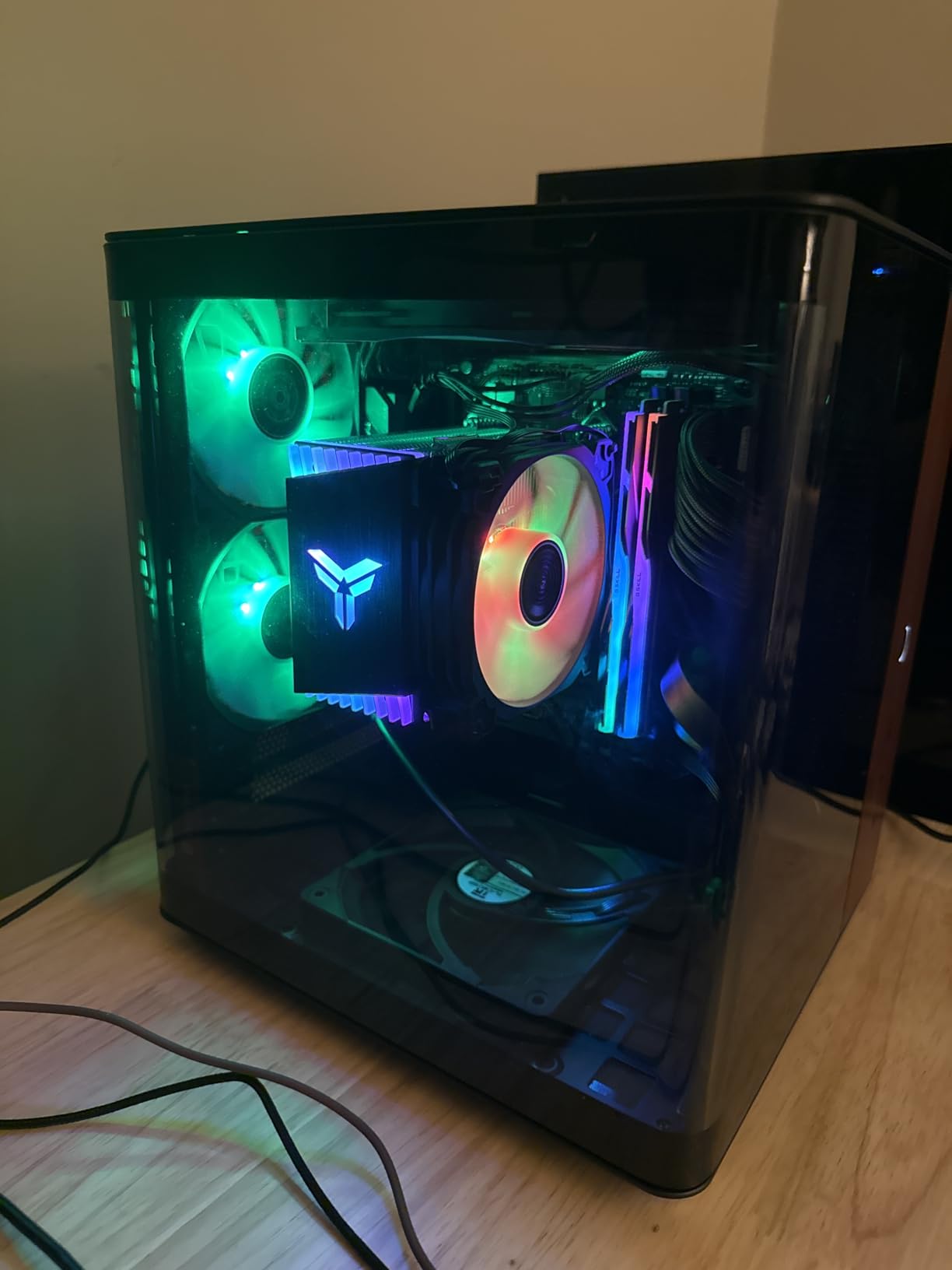JONSBO TK-0 Black ITX Mini Tower PC Case, Hyperboloid Glass Desktop Design,Separated Cabinet Structure, Al Alloy Shell DTX/ITX Walnut Wood Computer Case, Sff Case,Black customer photo 2