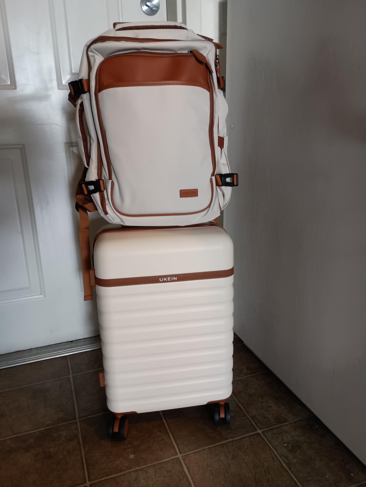 UKEIN Luggage Sets 3Piece, Carry On Luggage 20in Suitcase Set With Backpack customer photo 1