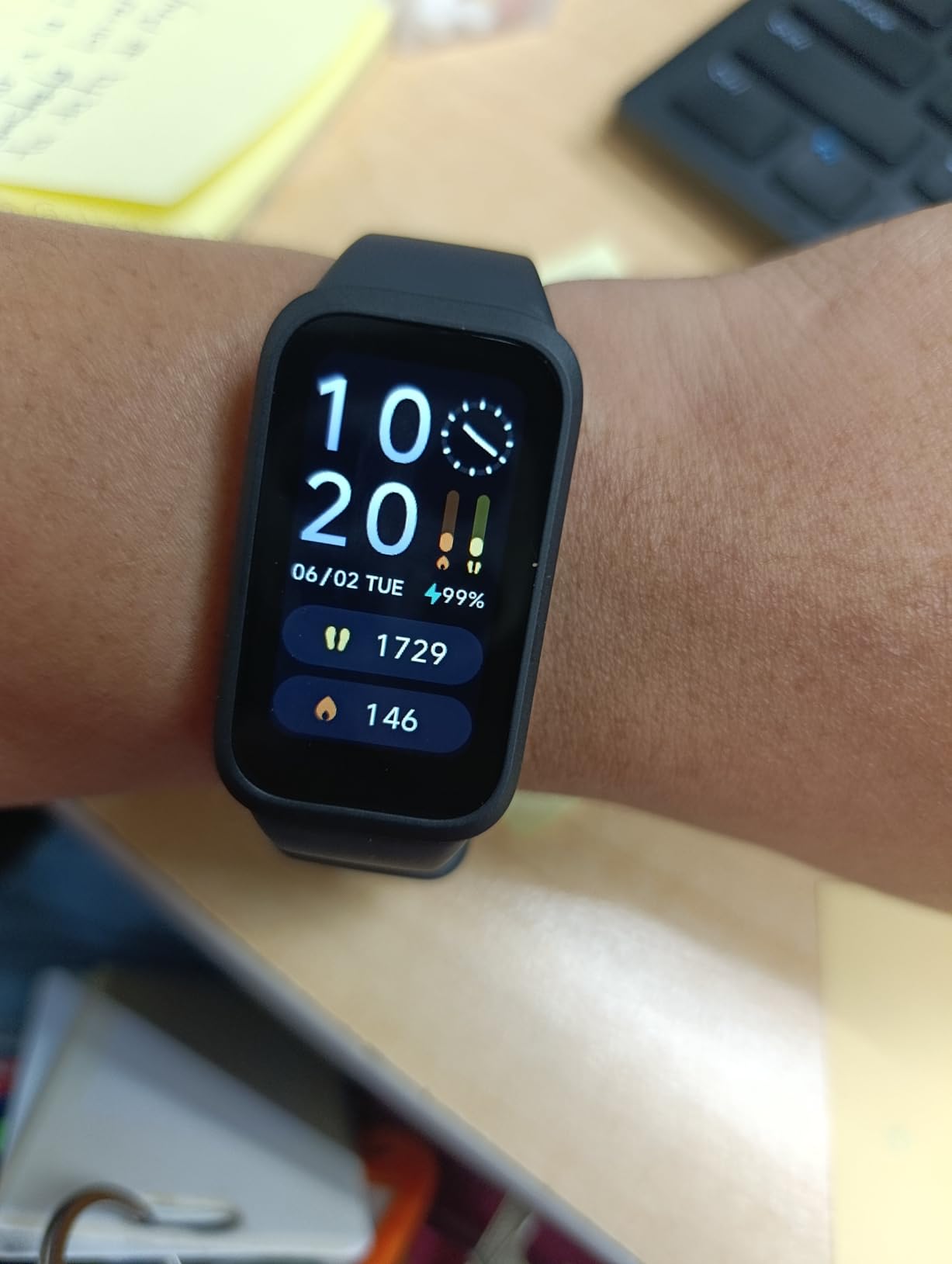 XIAOMI Smart Band Active Global Version 1.47'' Display 18-Day Battery Life Modes All-Day Health and Fitness Monitoring 5ATM (9 Active Black) customer photo 2