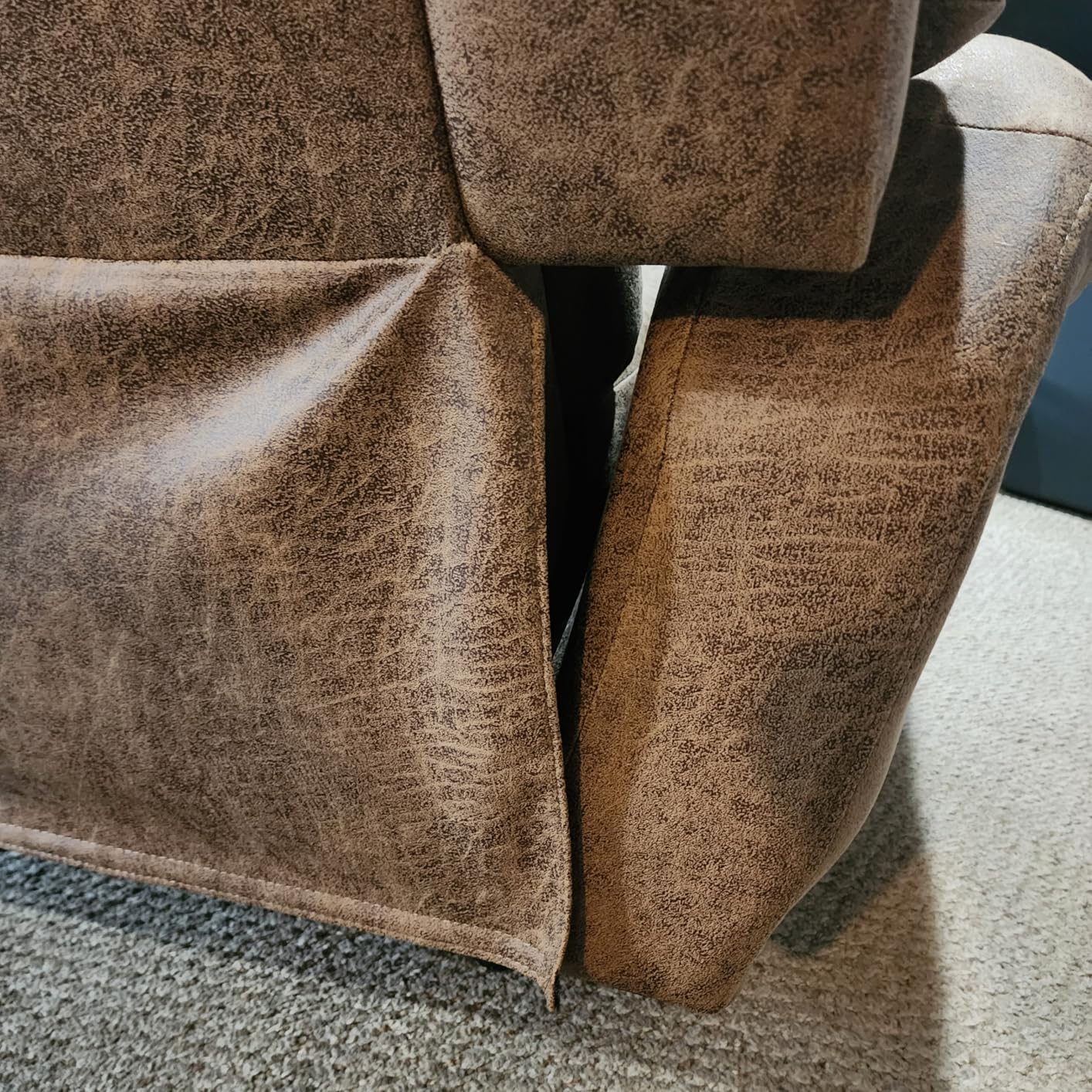 CANMOV Leather Recliner Chair, Classic and Traditional Manual Recliner Chair with Comfortable Arms and Back Single Sofa for Living Room, Dark Brown customer photo 2