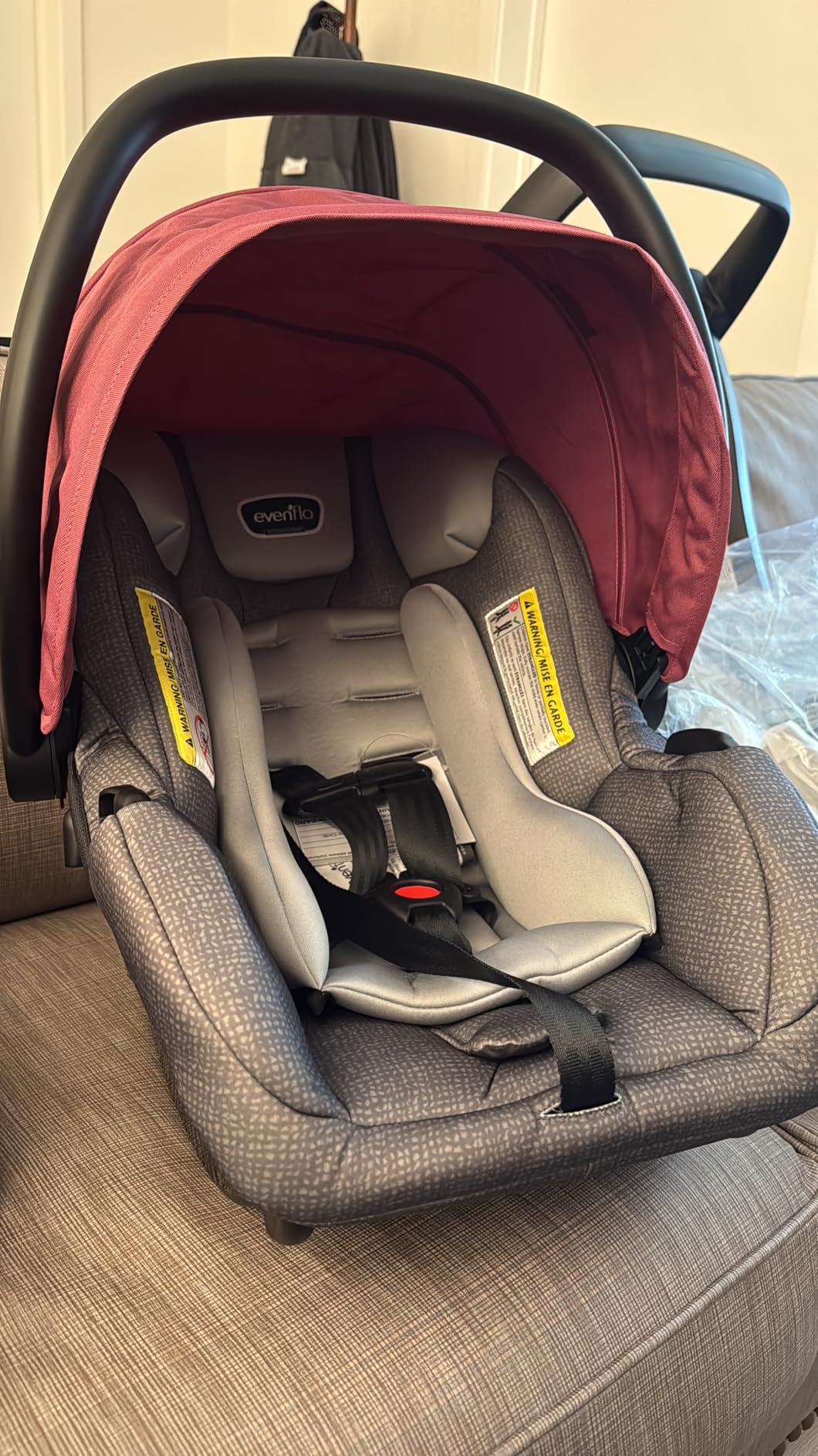 Evenflo Pivot Modular Travel System w/LiteMax Preemie and Infant Car Seat customer photo 1