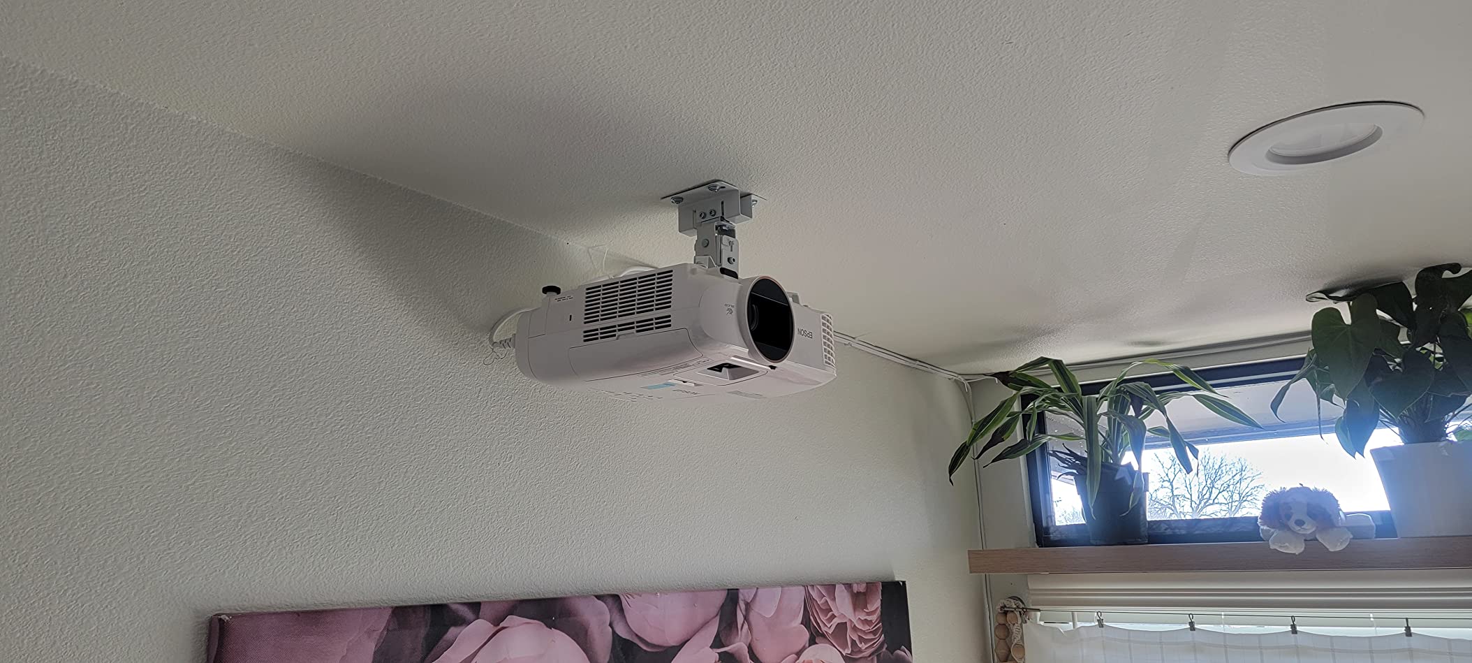 Mount-It! Projector Ceiling Mount and Wall Mount with Adjustable Arm, Universal Projector Mount for LCD/DLP Projectors, Flush Mount Option, Built-in Cable Management, 40lb Capacity, Black customer photo 2