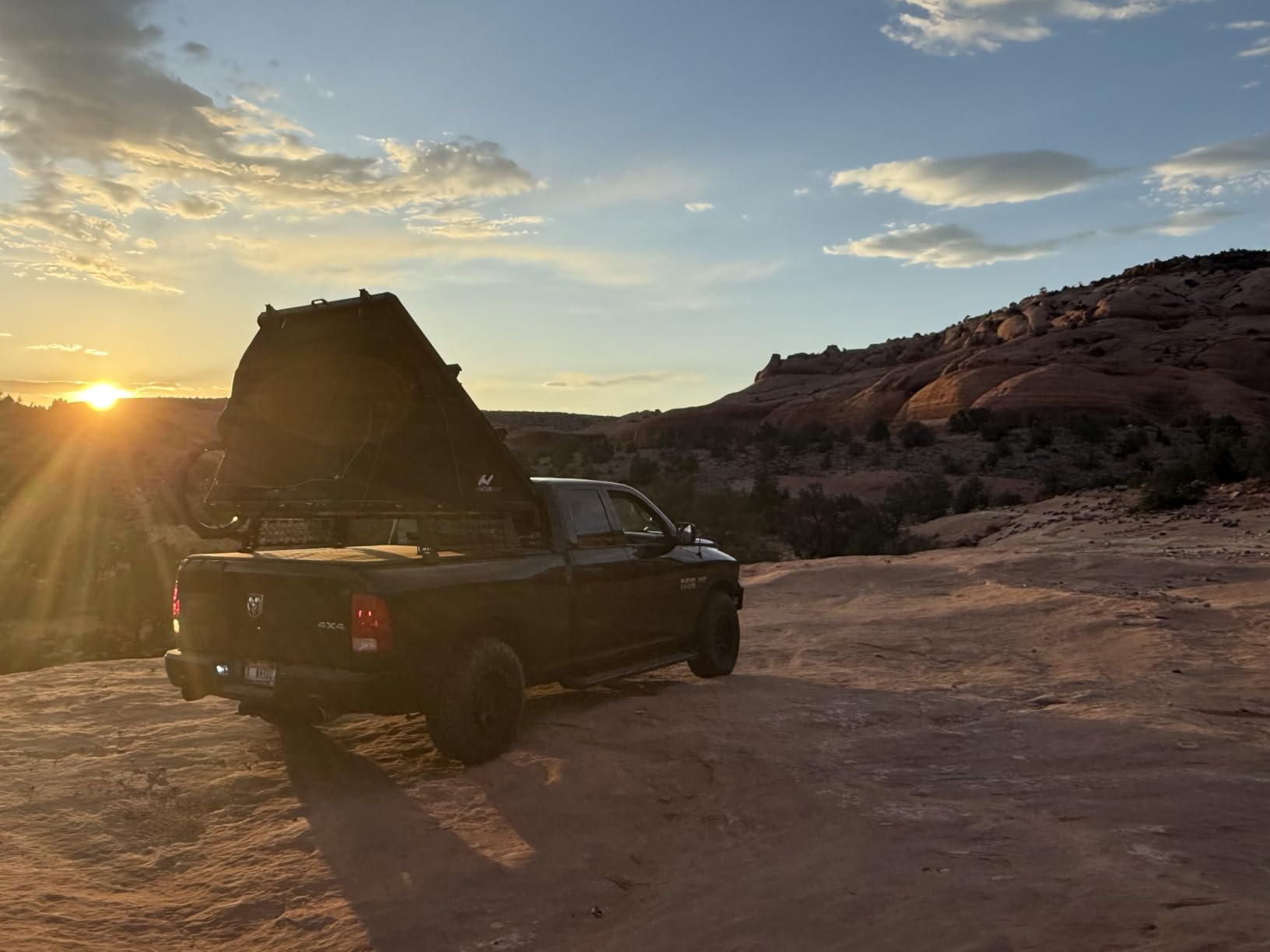 Naturnest Rooftop Tent Hard Shell, Easy Set Up Pop Up Tent for 2 Person Camping, Windproof Waterproof UV-Resistant Blackout 4 Season Tent for Pickup Jeeps, Truck, SUV, Van, Trailer - Polaris 1 customer photo 1