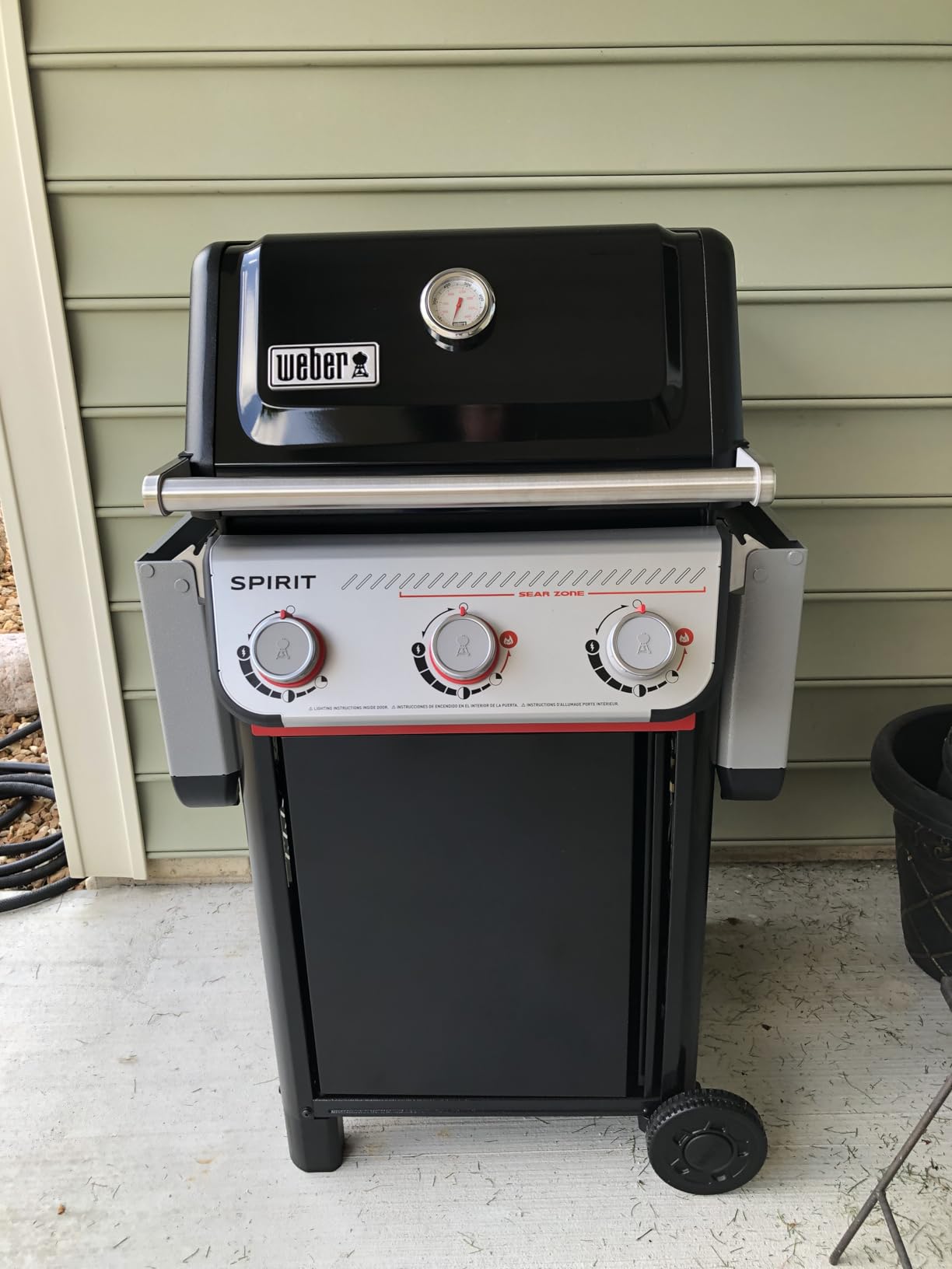 Weber® Spirit® E-325 Gas Grill, Outdoor Cooking, Small Propane Grill, Black customer photo 1