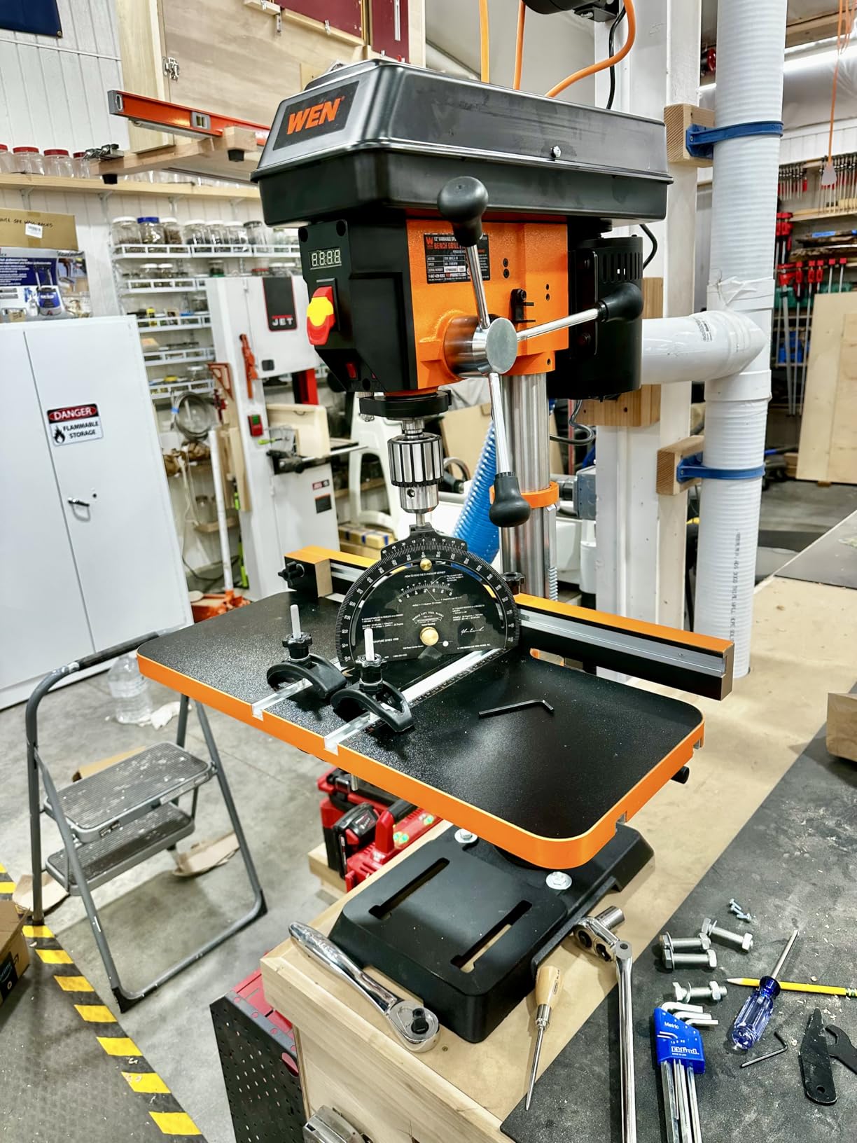 WEN 12-Inch Benchtop Drill Press, 6.2-Amp Variable Speed Motor with Cast Iron Construction, Laser and LED Work Light (DP1263V) customer photo 2