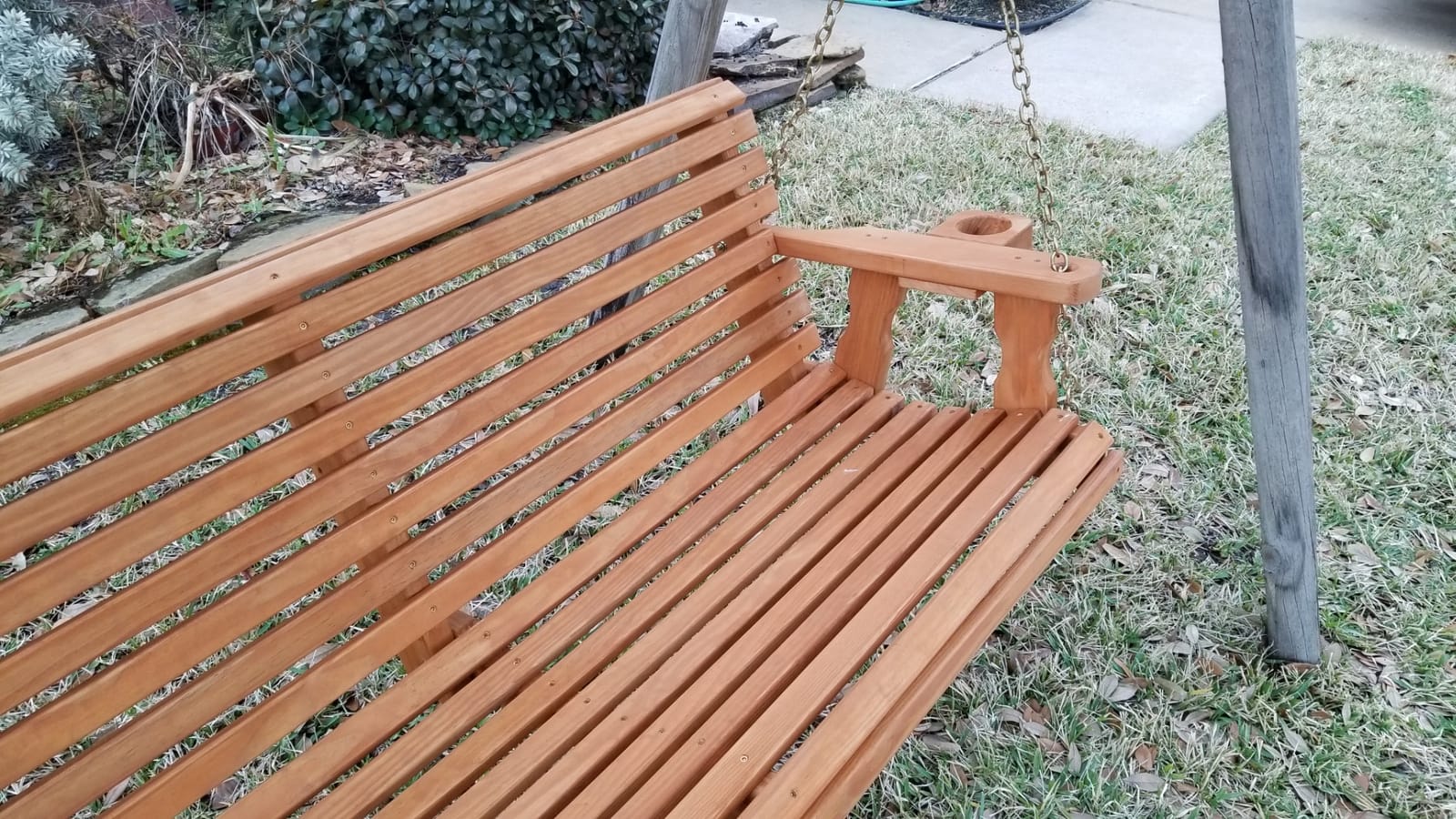 Amish Casual Heavy Duty 700 Lb Capacity Porch Swing with Cup Holders (5 Foot, Oak Stain) – Wooden Outdoor Roll Back Swing with Hanging Chains – Amish Made in the USA customer photo 2