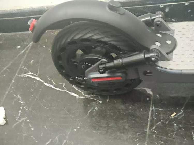 Aovowheel Electric Scooter for Adults, Folding E Scooter with 350W/500W Motor 16/24 Mph Top Speed, Max 19-23 Miles Long Range, 8.5''/10''/14''Tires Commuting Scooters with Dual Brakes System, APP customer photo 2