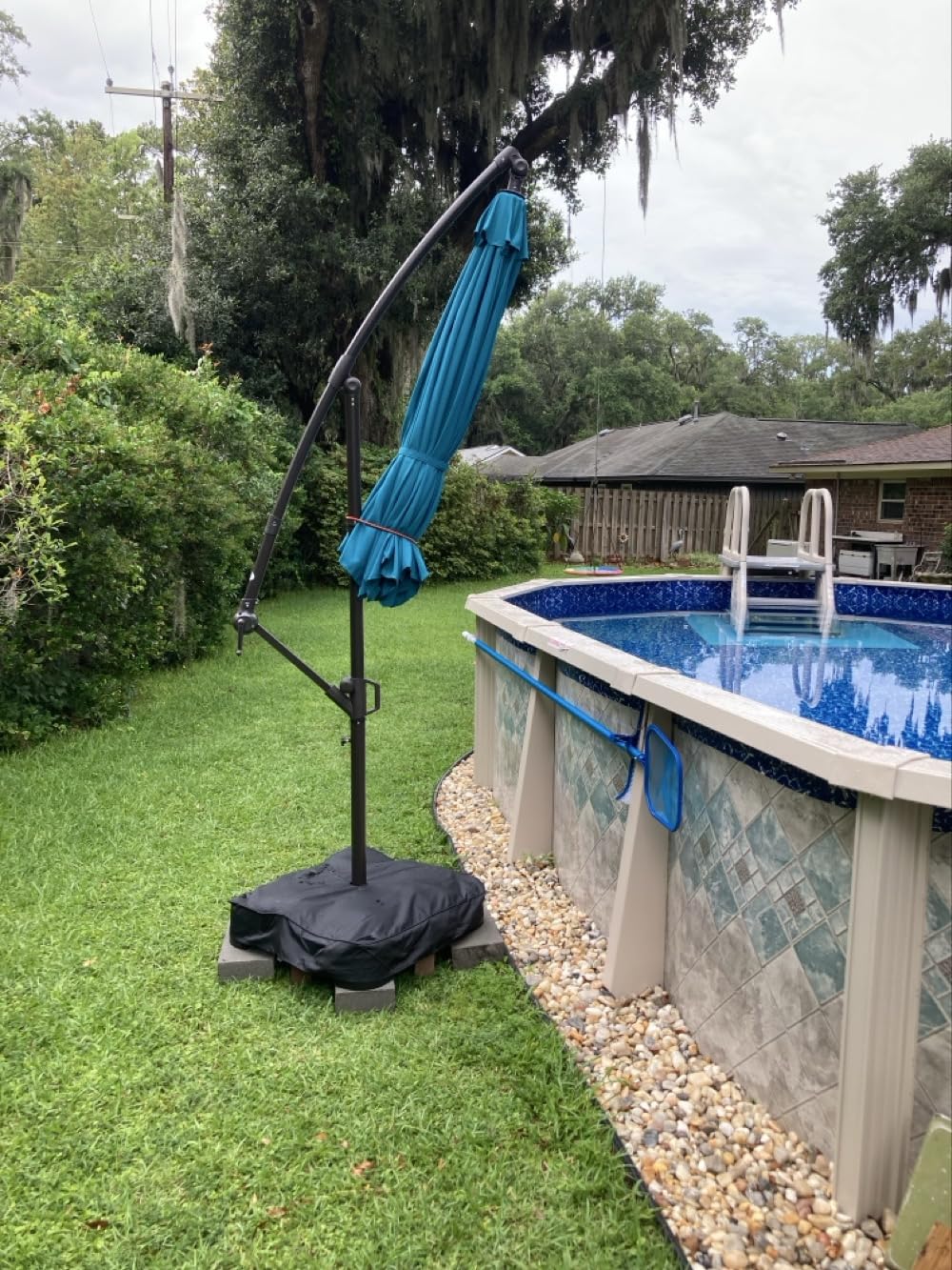 HOMSHADE 10ft Cantilever Patio Umbrella with Base Included, 30 MPH Wind-Resistant Offset Outdoor Hanging Umbrella with 45 Degree Infinite Tilt and Smooth Crank, 260gsm Solution-Dyed 8-Year Fade-Resistant Canopy for Backyard Pool Deck, Beige customer photo 1
