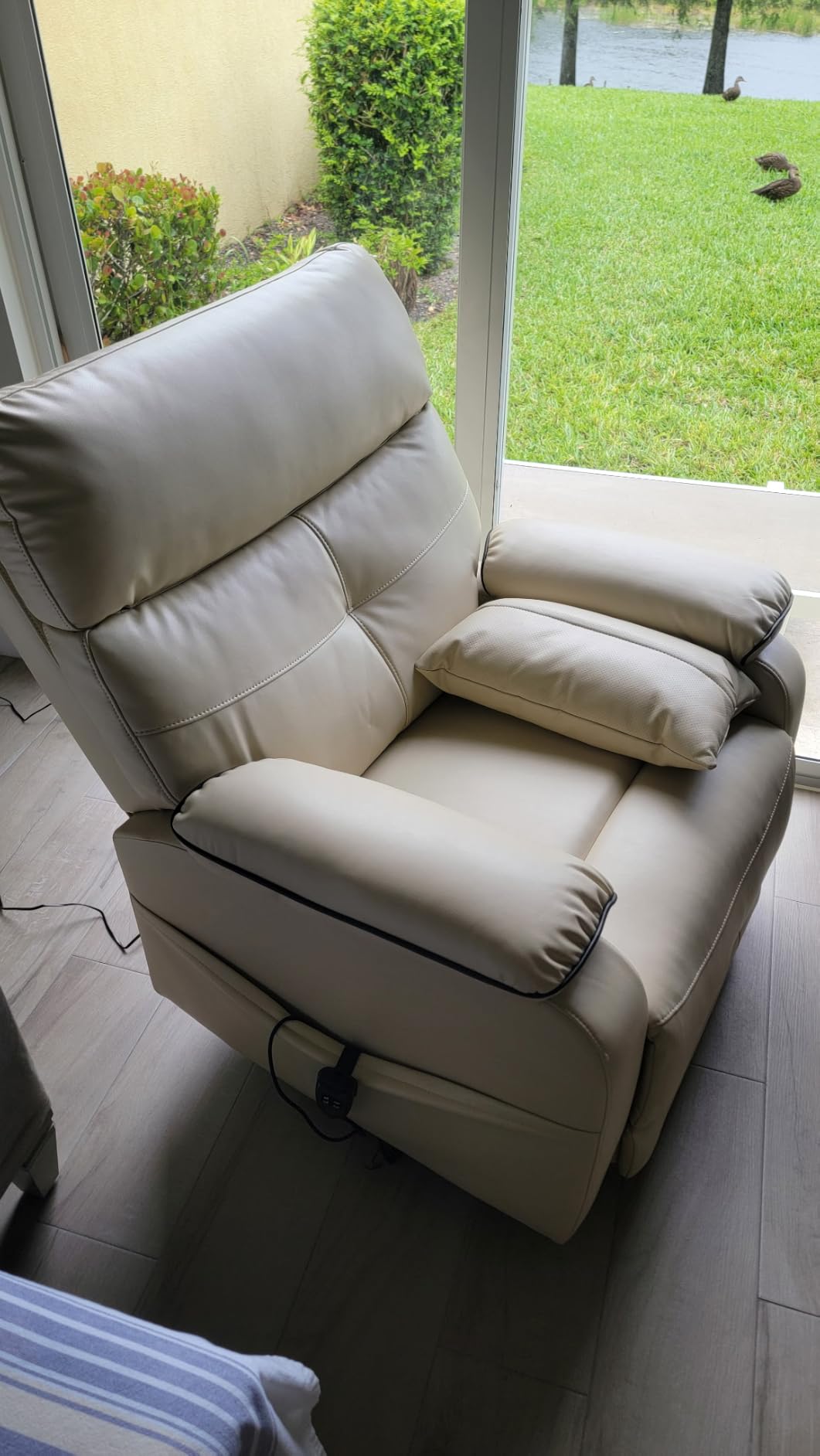 Dual Motor Power Lift Recliner Chair for Adult & Elderly, Leather, Beige customer photo 1