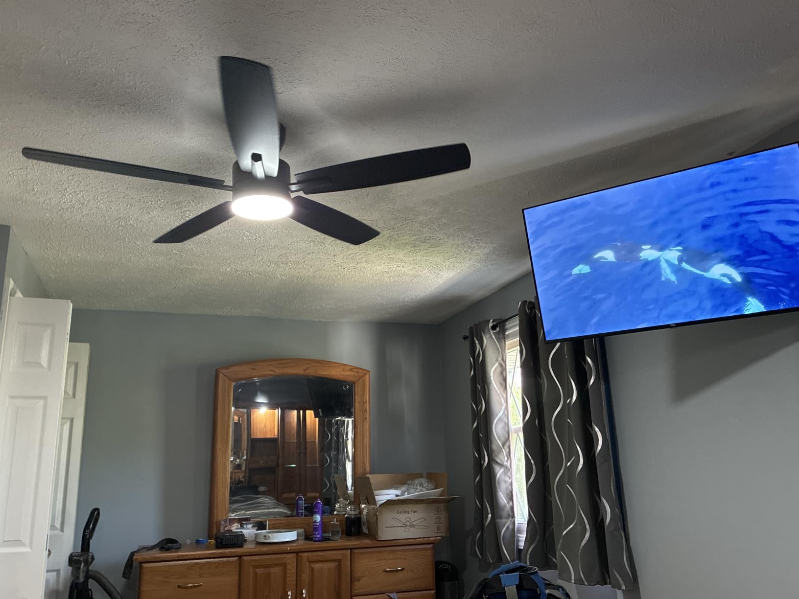 Ohniyou 52'' Low Profile Ceiling Fan with Lights, Remote/APP Control, Black customer photo 1