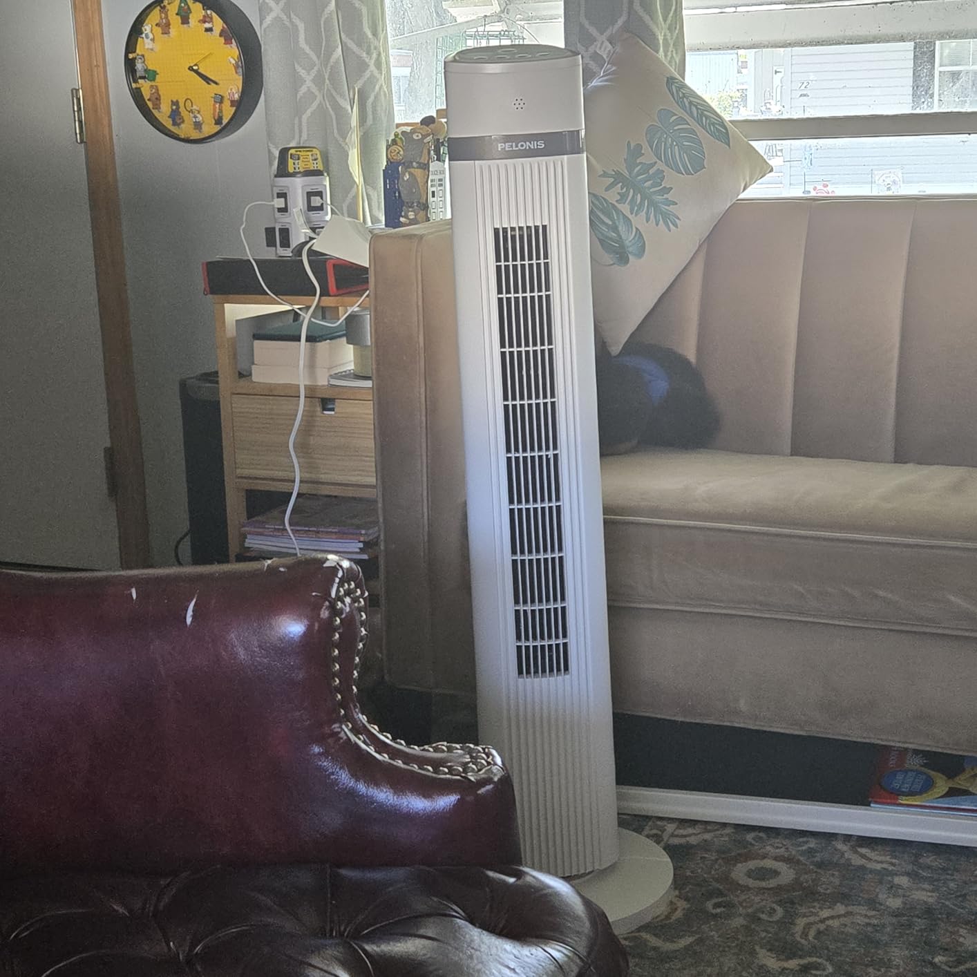 PELONIS 40 inch Bladeless Tower Fan for Bedroom, Standing Fan with Remote Control, 26ft/s, 90° Oscillation, 3 Speed Settings, 27 Db, 3 Modes, 15-Hour Timer, LED Display, Fan that Blows Cold Air, Grey customer photo 1