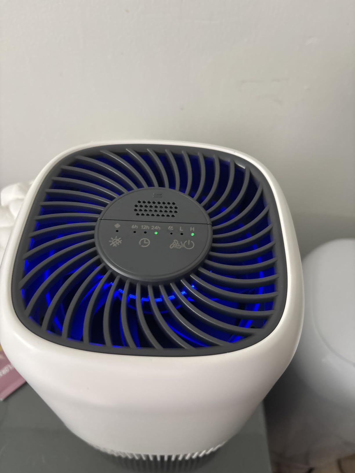 VOOPNU Air Purifiers for Home, High Efficiency Filter Up to 1076 Ft², White | for Pet Hair, Odors, Pollen, Smoke, Compact Air Cleaner with 3 Speeds, Timer, Aroma 22 dB Quiet 360°Intake, DH-JH12 customer photo 1
