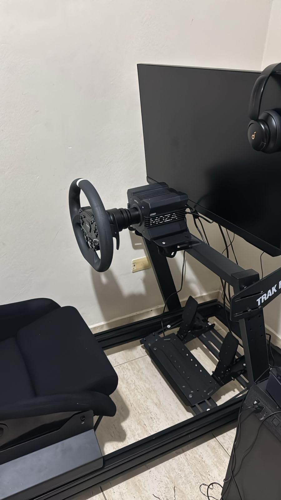 MOZA R12 V2 Direct Drive Sim Racing Wheelbase 12Nm Force Feedback Base | NexGen 4.0 Force Feedback, Intelligent Temperature Control, HighPerformance Slanted Pole Servo Motor, Aviation-grade Aluminum customer photo 2
