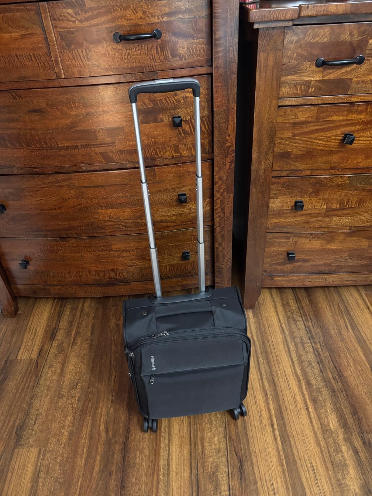 Hanke Underseat Carry On Luggage with Wheels, Small Suitcase, Rolling Bag customer photo 1