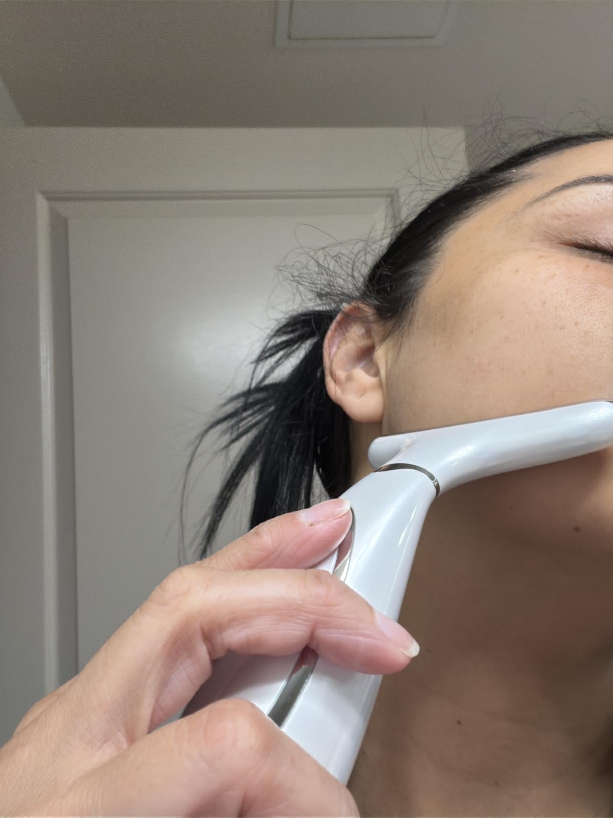 Red Light Therapy for Face and Neck, 7-Color LED Face Massager with EMS, Heat & Vibration, 6 Modes & 4 Intensities, Rechargeable Face Sculpting Tool for At-Home Skincare customer photo 2