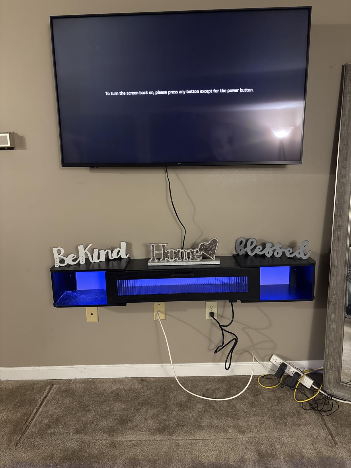 HOOBRO Floating TV Stand with LED Light Power Outlet for up to 65”, Wall Mounted TV Shelf, Modern Media Console Entertainment Center, for Living Room Bedroom, White WT34UDDS01G1 customer photo 2