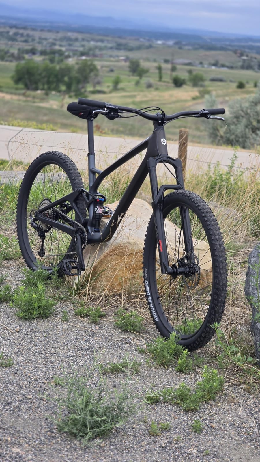 SAVADECK Titan 612 Carbon Fiber Soft Tail Mountain Bike – All-Terrain Suspension, Off-Road Racing, M6100 12-Speed for Adults customer photo 2